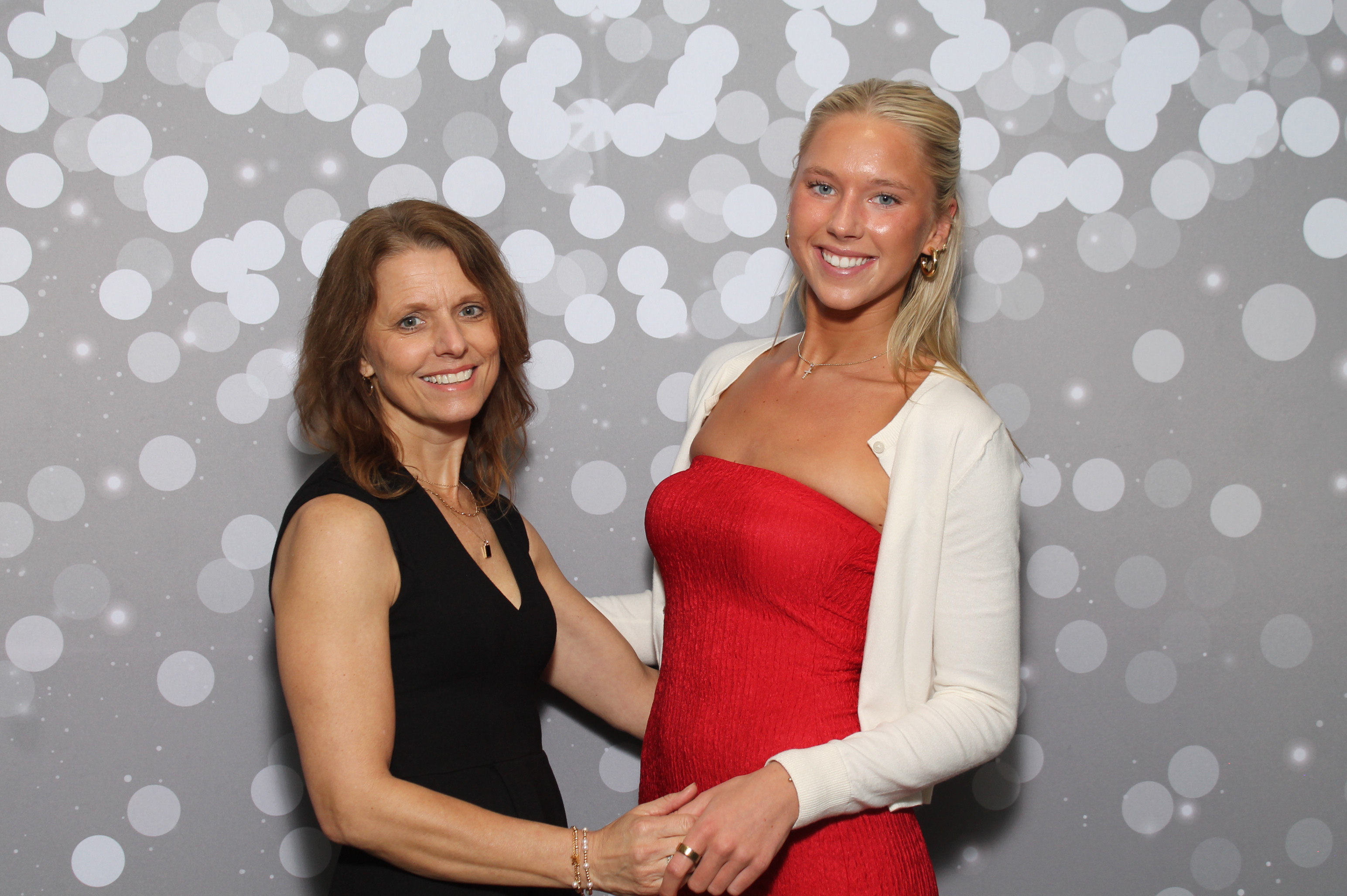 Red Dress Gala | View more photos from the event at gallery.photoboothcincy.com/u/PhotoBoothCincy/Red-Dress-Gala-1