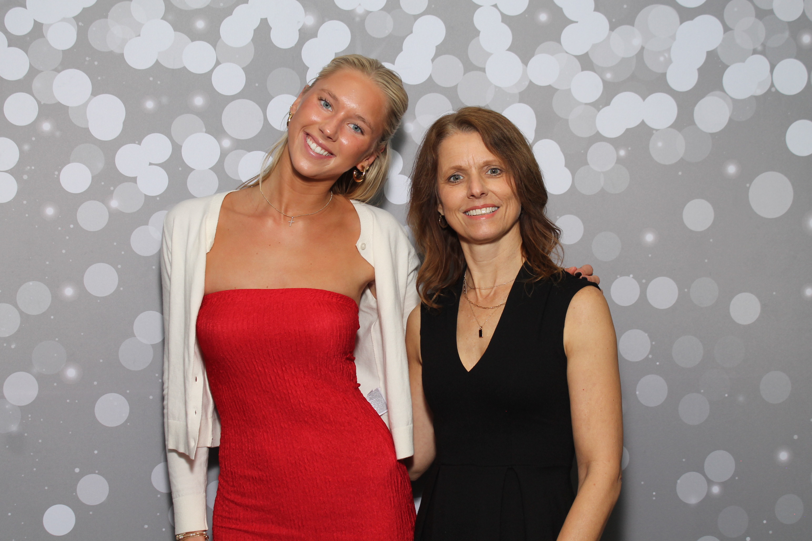 Red Dress Gala | View more photos from the event at gallery.photoboothcincy.com/u/PhotoBoothCincy/Red-Dress-Gala-1