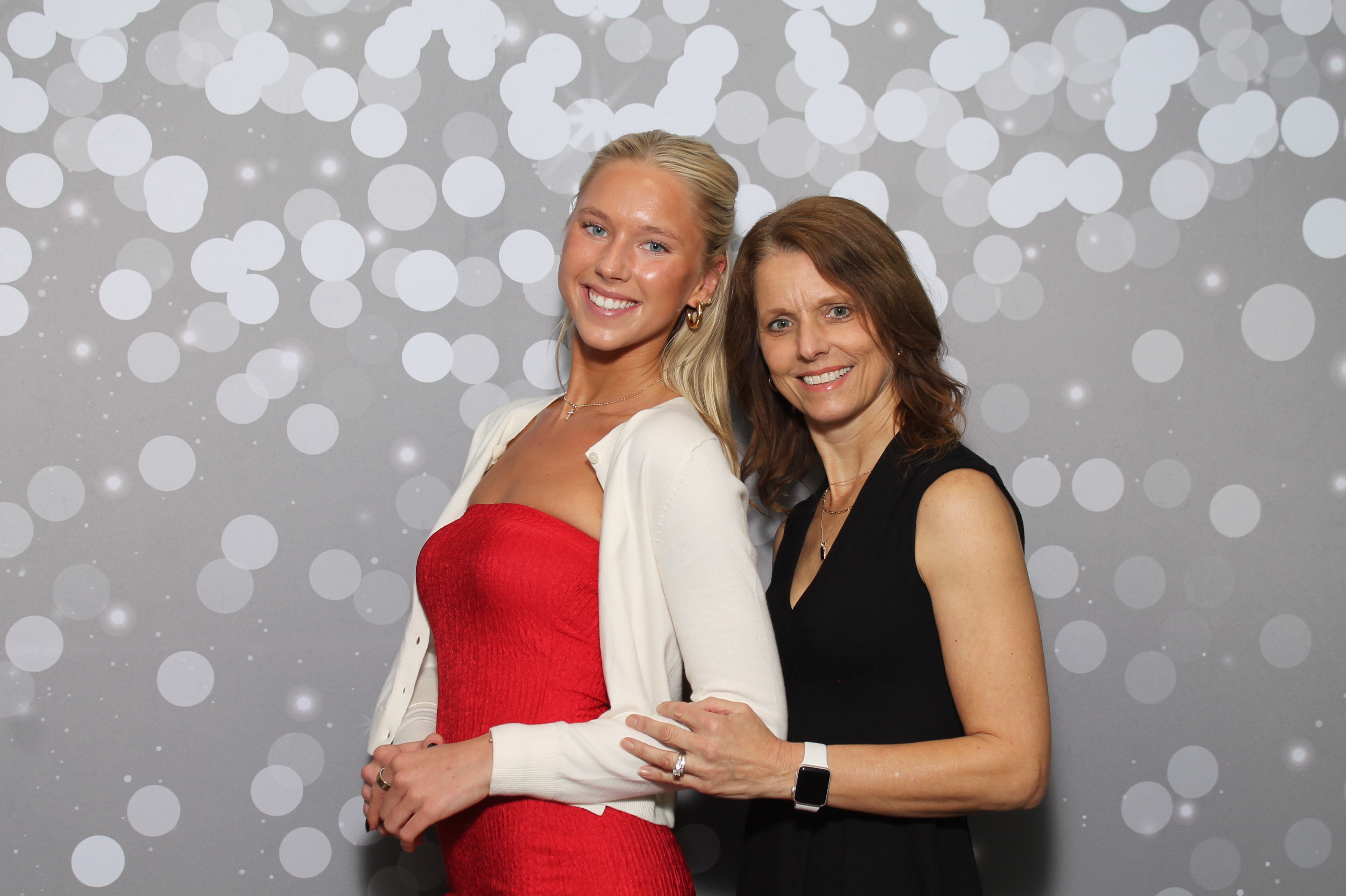 Red Dress Gala | View more photos from the event at gallery.photoboothcincy.com/u/PhotoBoothCincy/Red-Dress-Gala-1