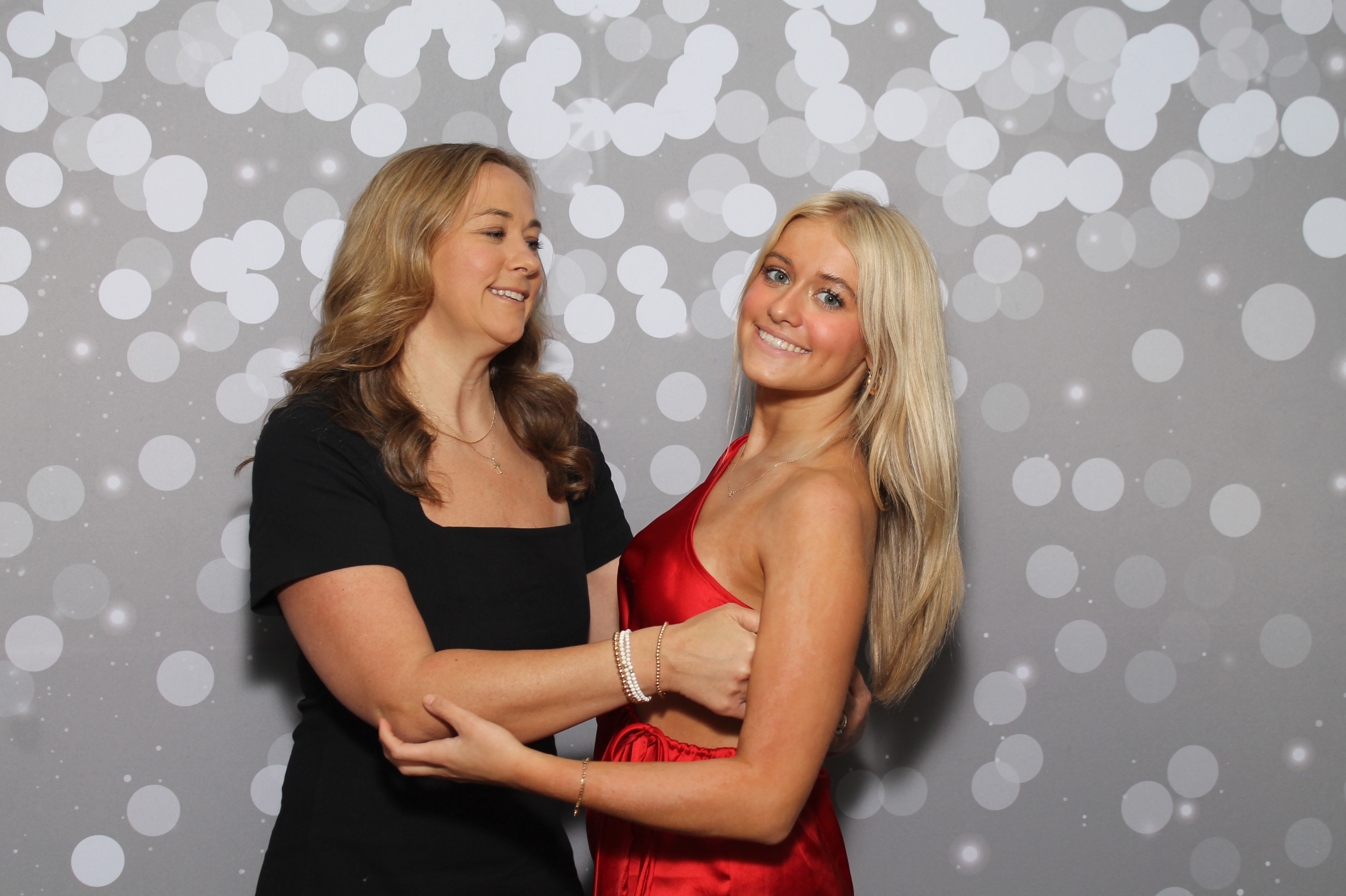 Red Dress Gala | View more photos from the event at gallery.photoboothcincy.com/u/PhotoBoothCincy/Red-Dress-Gala-1