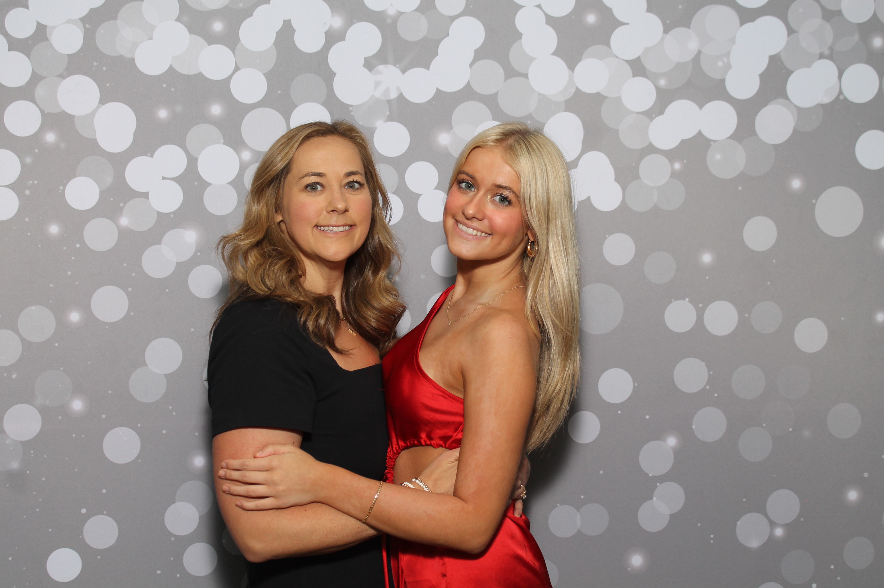 Red Dress Gala | View more photos from the event at gallery.photoboothcincy.com/u/PhotoBoothCincy/Red-Dress-Gala-1