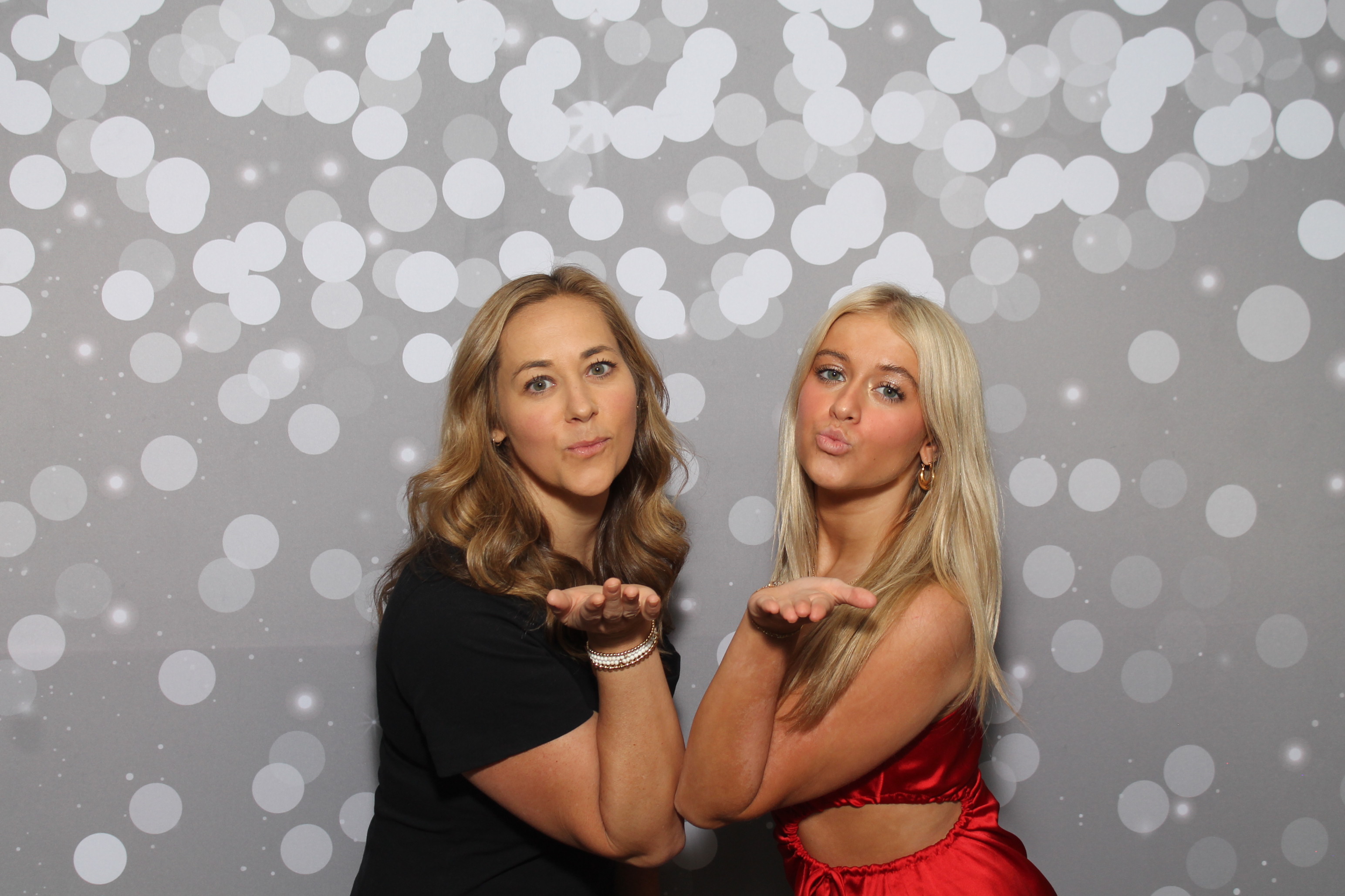 Red Dress Gala | View more photos from the event at gallery.photoboothcincy.com/u/PhotoBoothCincy/Red-Dress-Gala-1