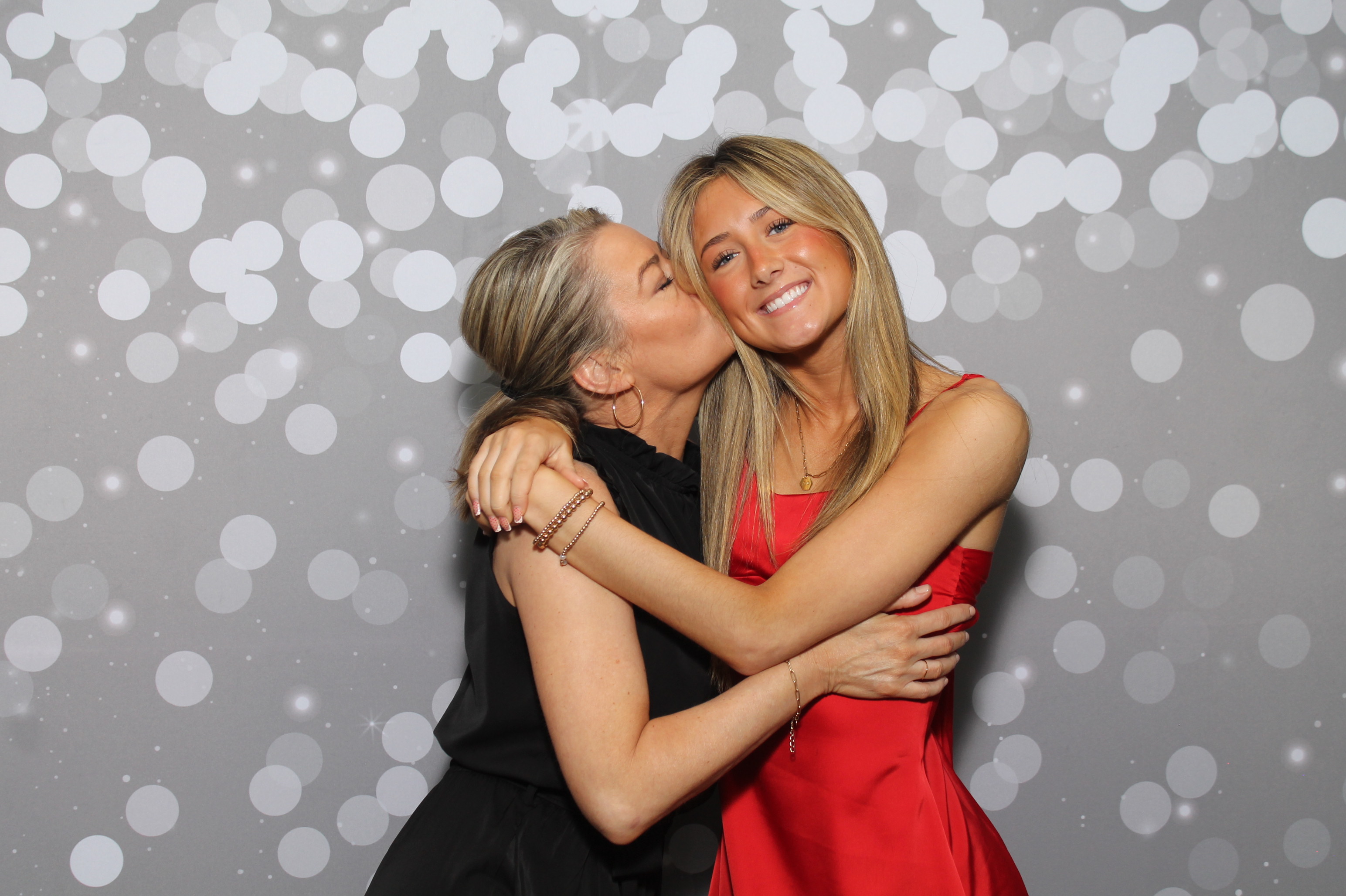 Red Dress Gala | View more photos from the event at gallery.photoboothcincy.com/u/PhotoBoothCincy/Red-Dress-Gala-1