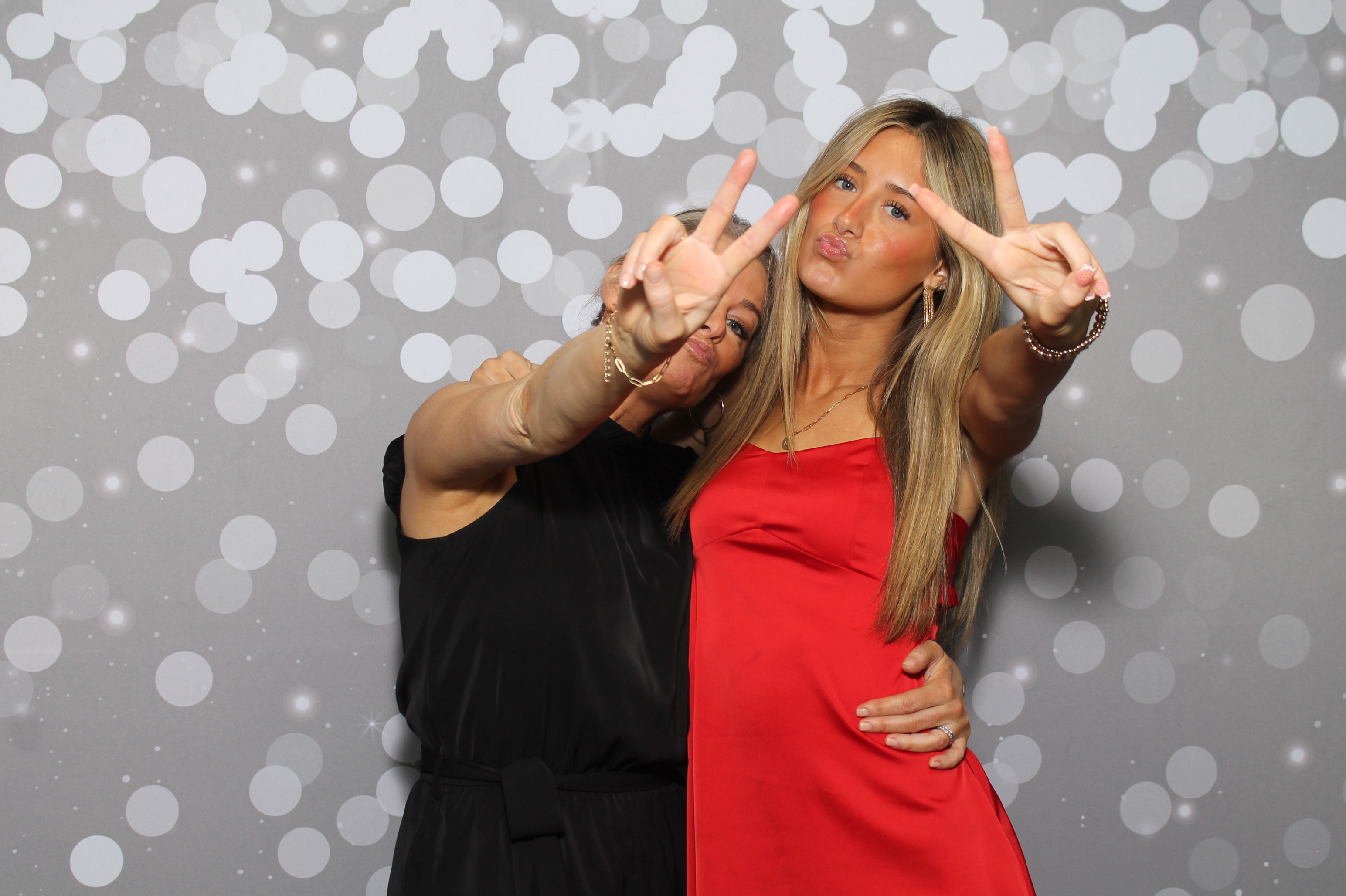 Red Dress Gala | View more photos from the event at gallery.photoboothcincy.com/u/PhotoBoothCincy/Red-Dress-Gala-1