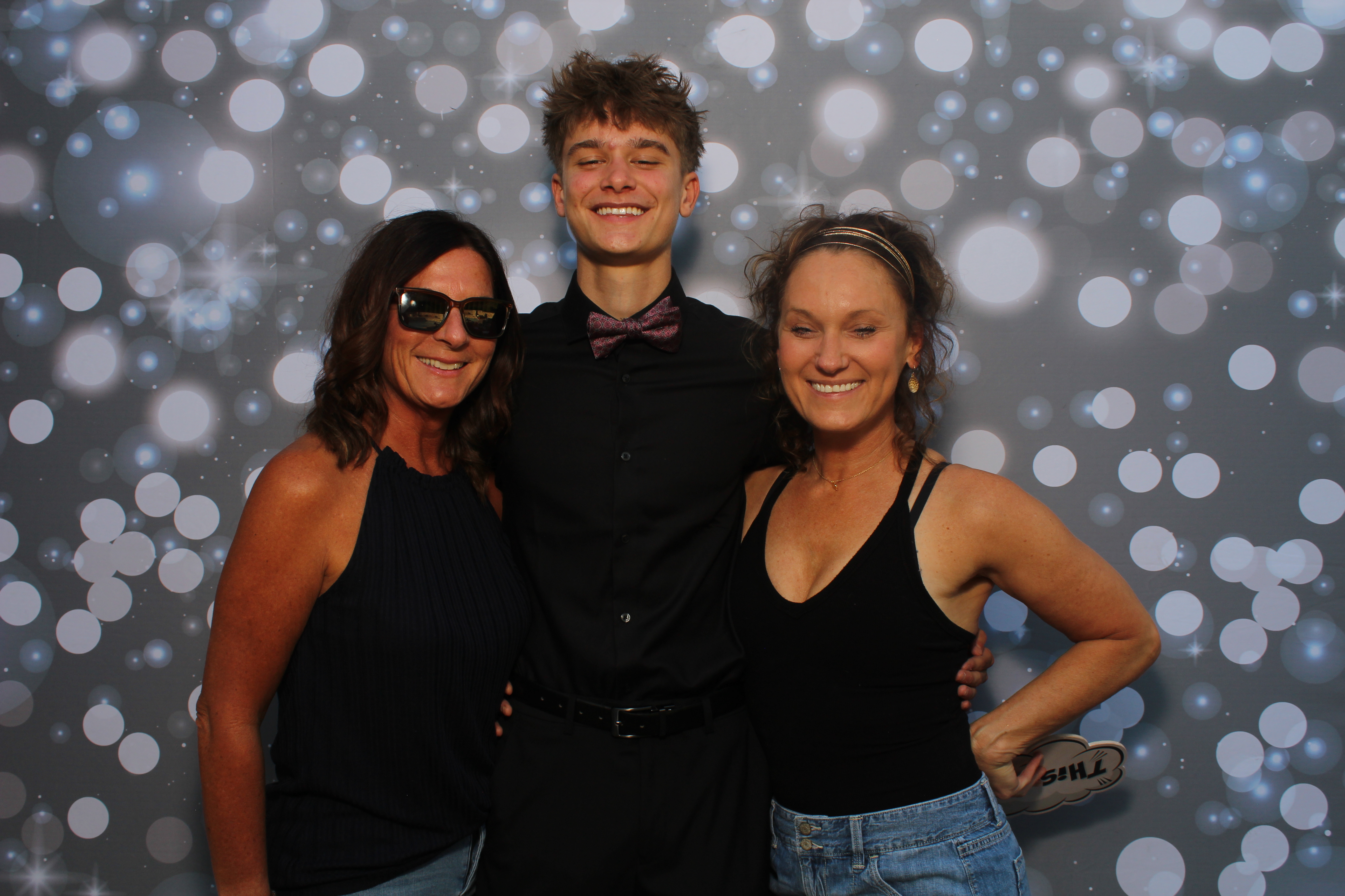 SHDHS HOCO 2025 | View more photos from the event at gallery.photoboothcincy.com/u/PhotoBoothCincy/SHDHS-HOCO-2025