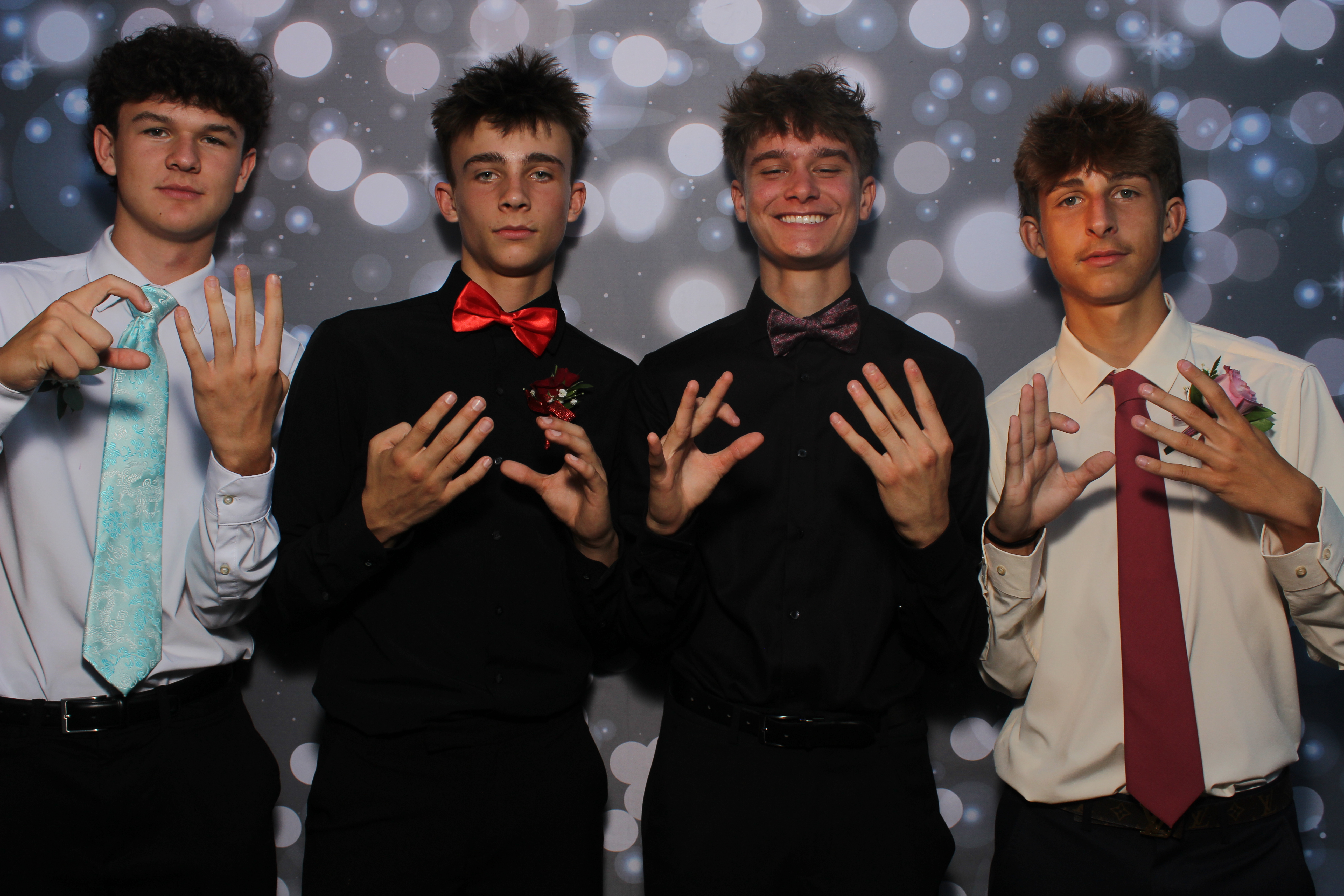 SHDHS HOCO 2025 | View more photos from the event at gallery.photoboothcincy.com/u/PhotoBoothCincy/SHDHS-HOCO-2025