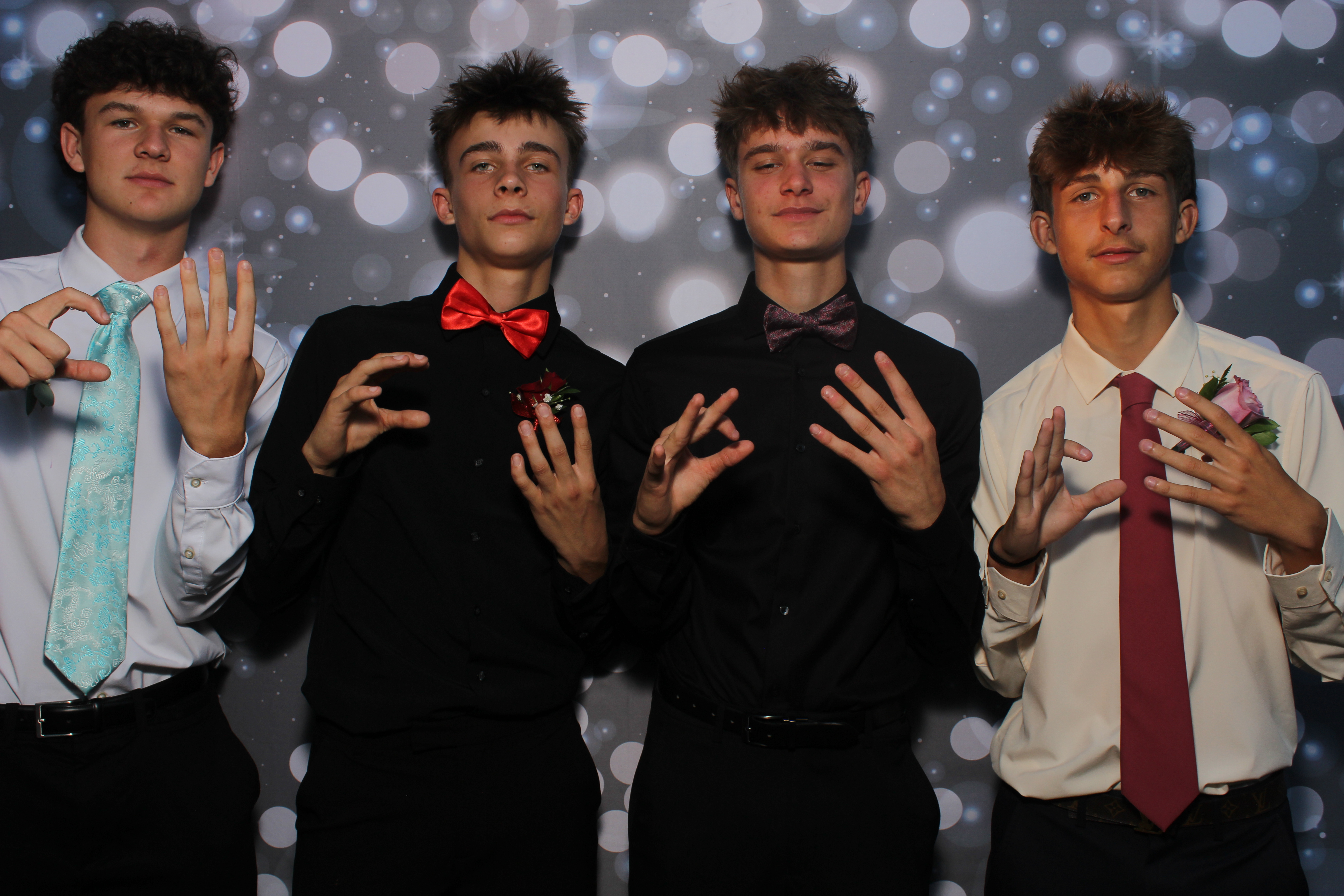 SHDHS HOCO 2025 | View more photos from the event at gallery.photoboothcincy.com/u/PhotoBoothCincy/SHDHS-HOCO-2025