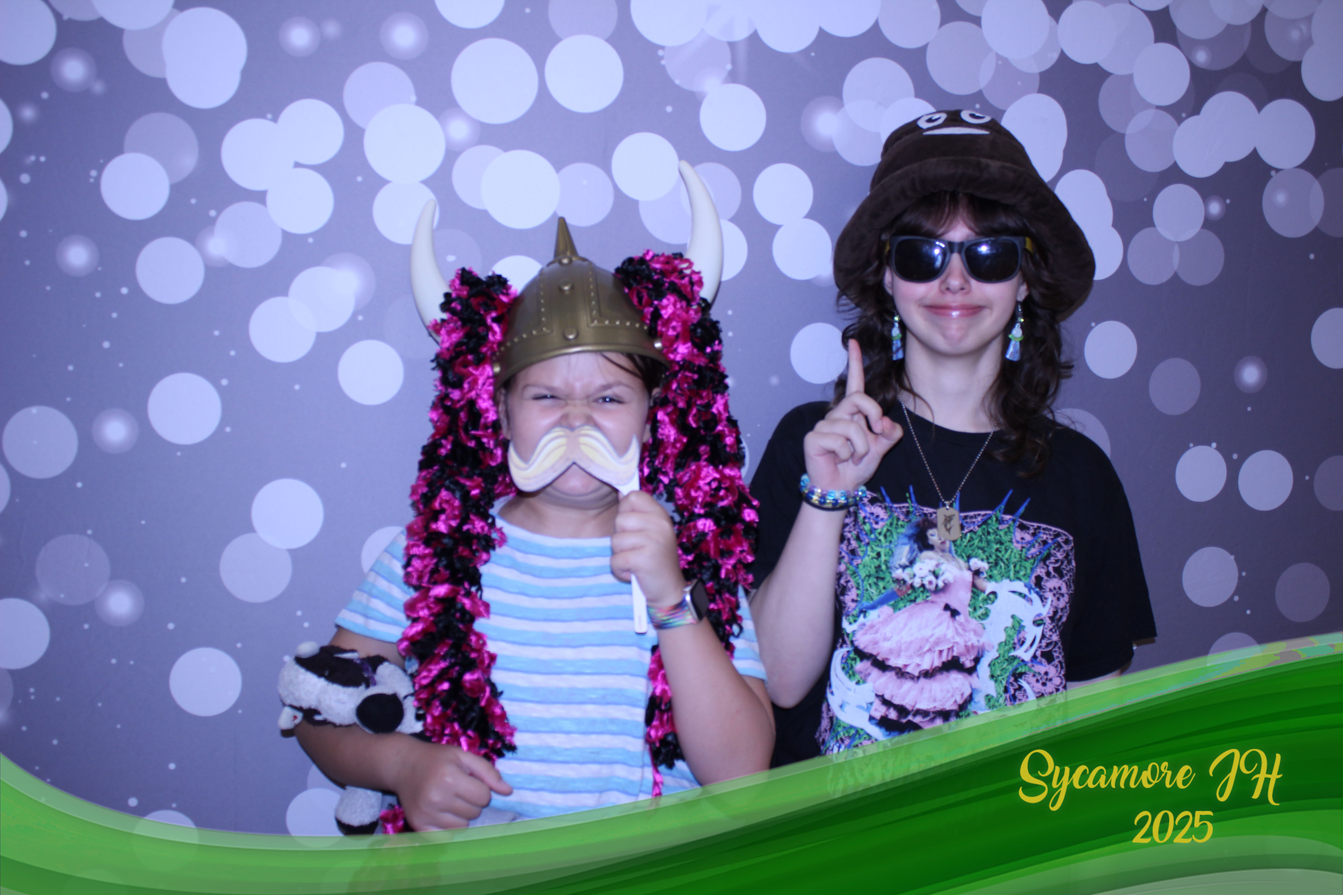 SJHS Fundraiser | View more photos from the event at gallery.photoboothcincy.com/u/PhotoBoothCincy/SJHS-Fundraiser