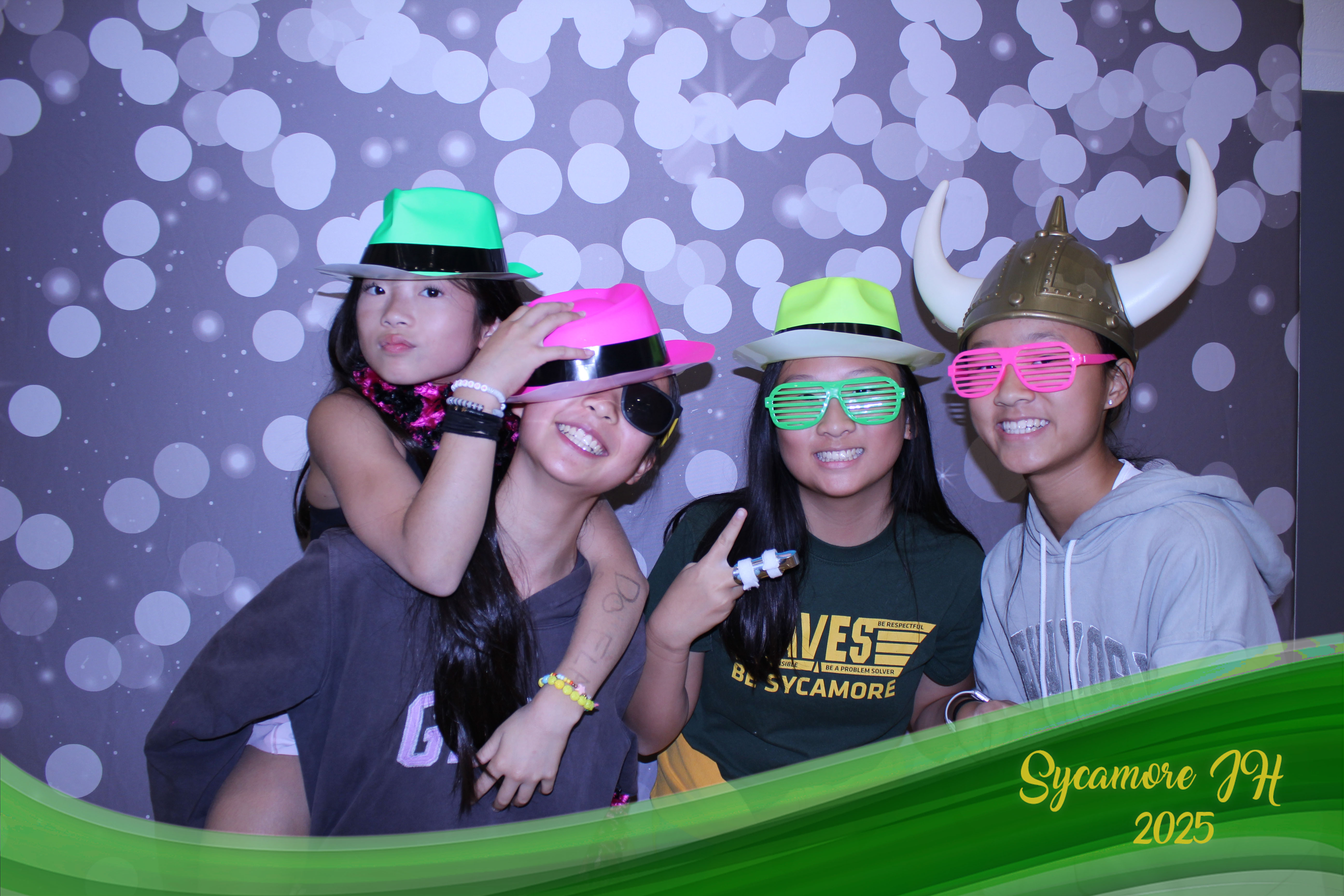 SJHS Fundraiser | View more photos from the event at gallery.photoboothcincy.com/u/PhotoBoothCincy/SJHS-Fundraiser