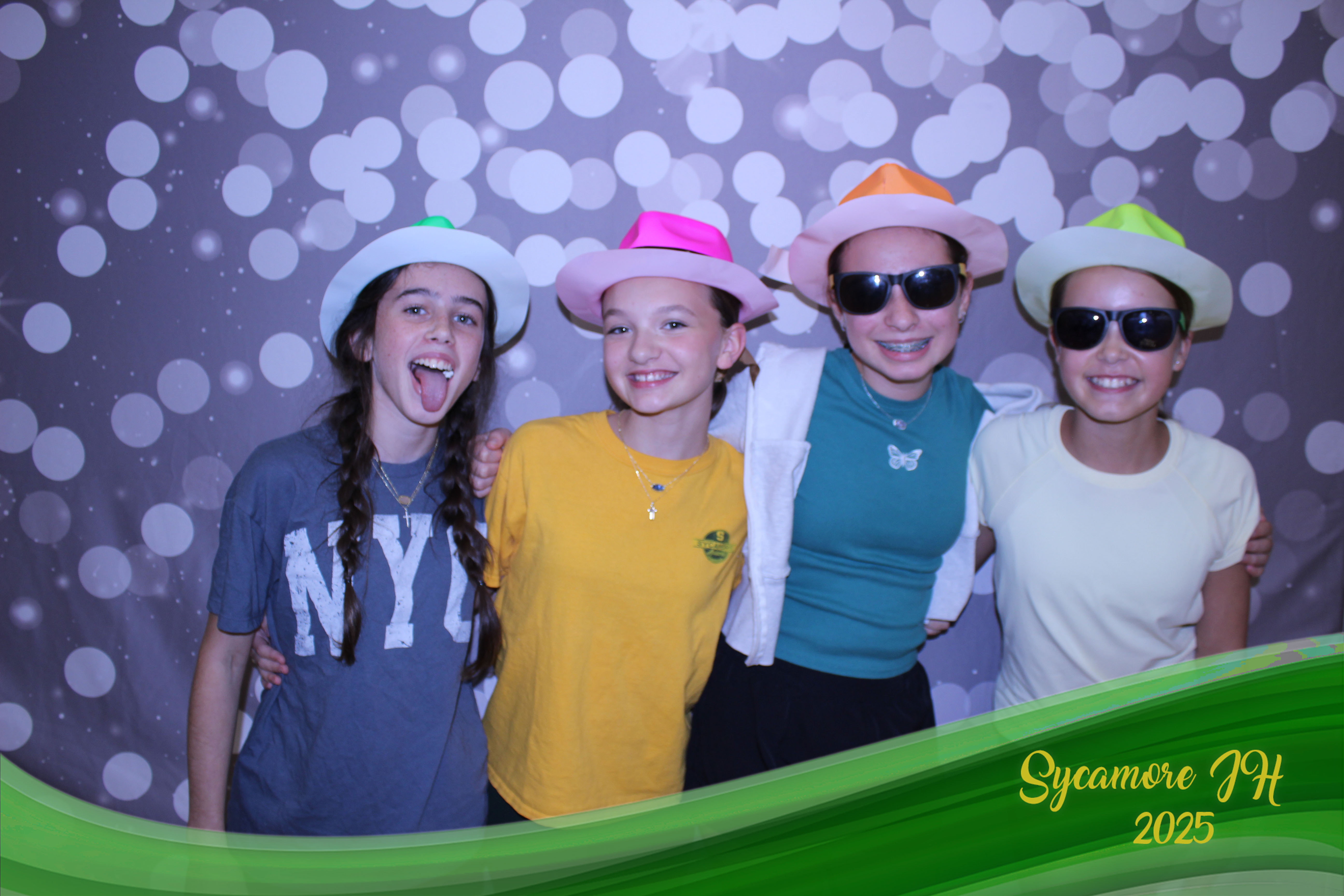SJHS Fundraiser | View more photos from the event at gallery.photoboothcincy.com/u/PhotoBoothCincy/SJHS-Fundraiser