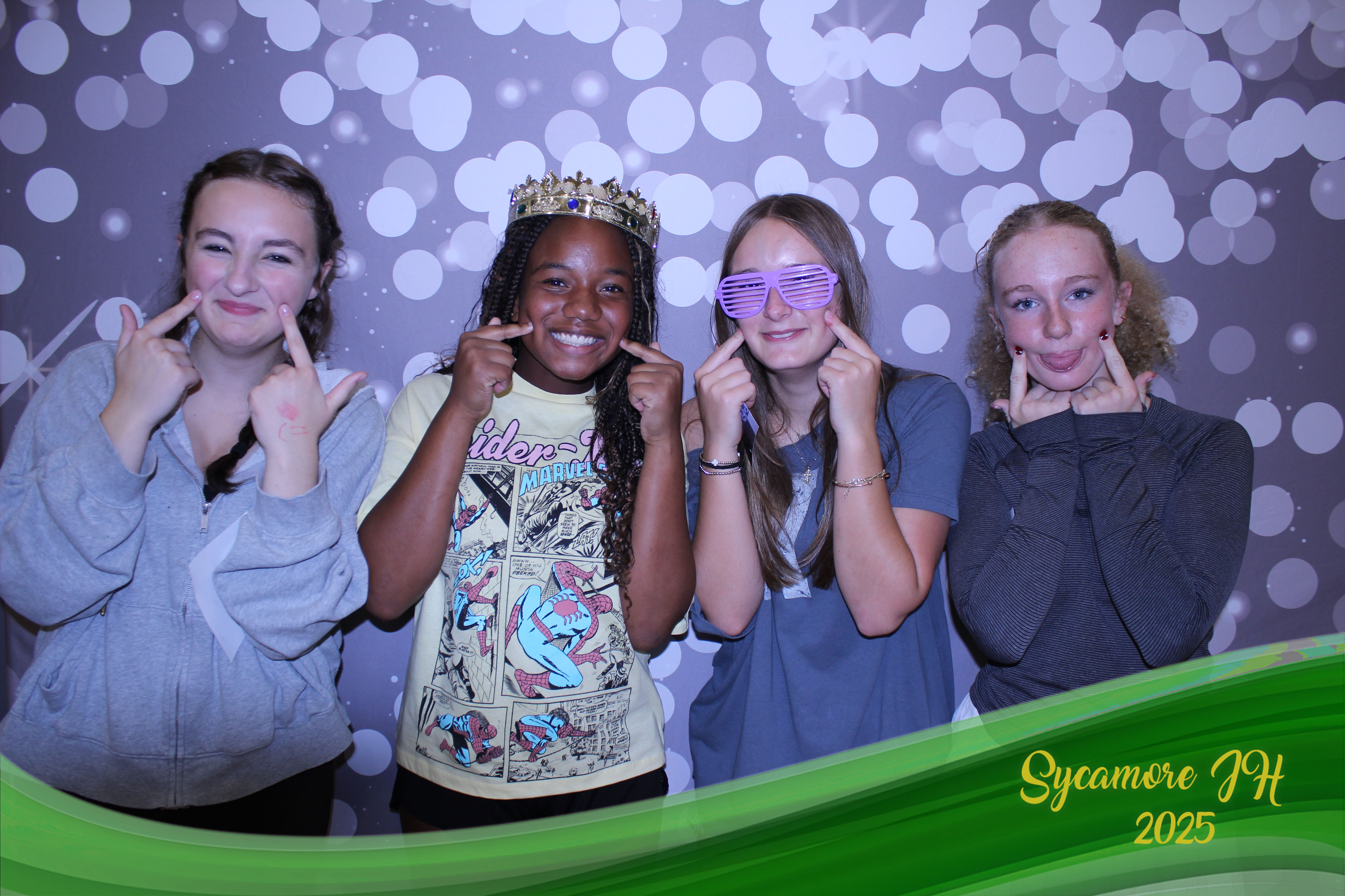 SJHS Fundraiser | View more photos from the event at gallery.photoboothcincy.com/u/PhotoBoothCincy/SJHS-Fundraiser