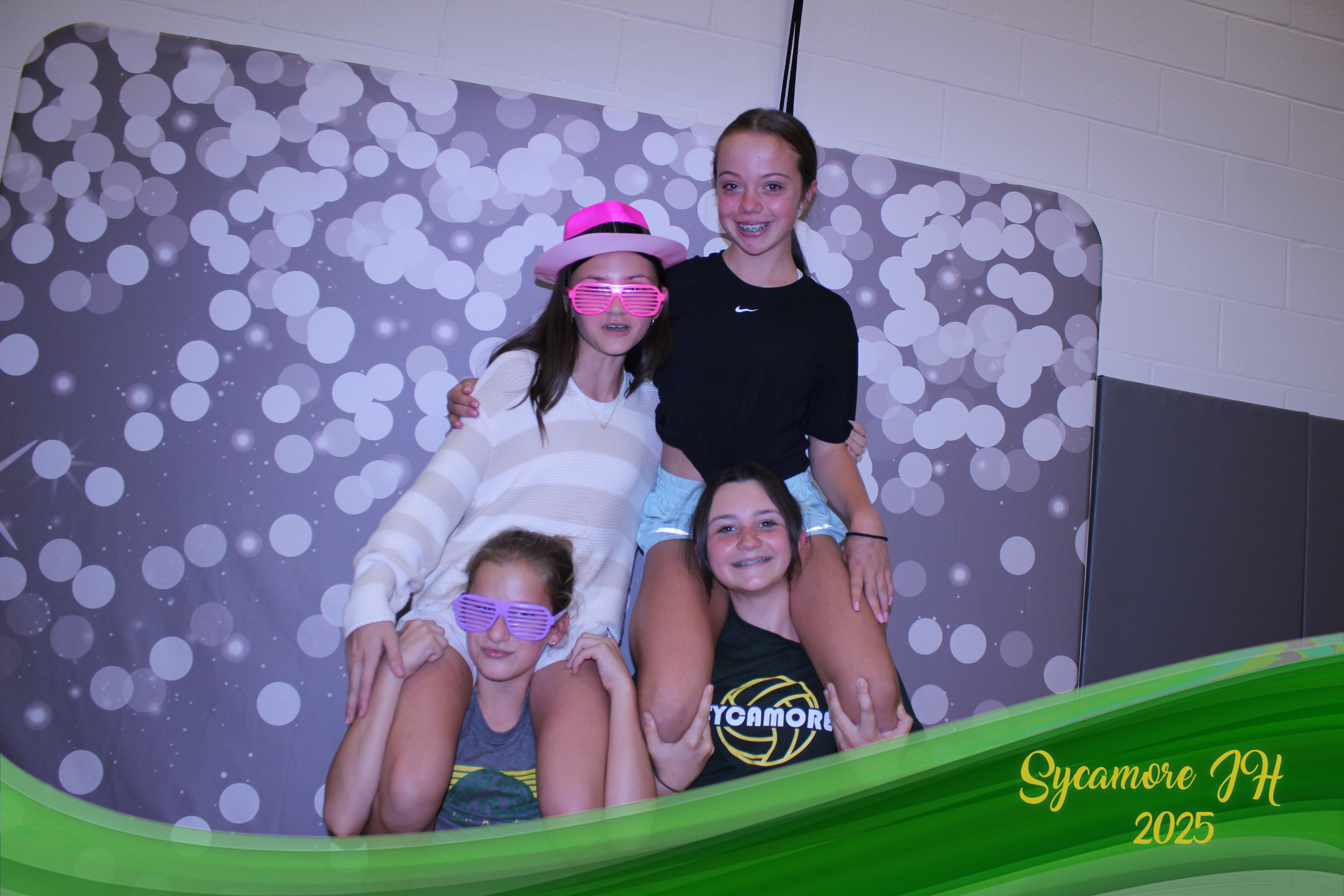 SJHS Fundraiser | View more photos from the event at gallery.photoboothcincy.com/u/PhotoBoothCincy/SJHS-Fundraiser