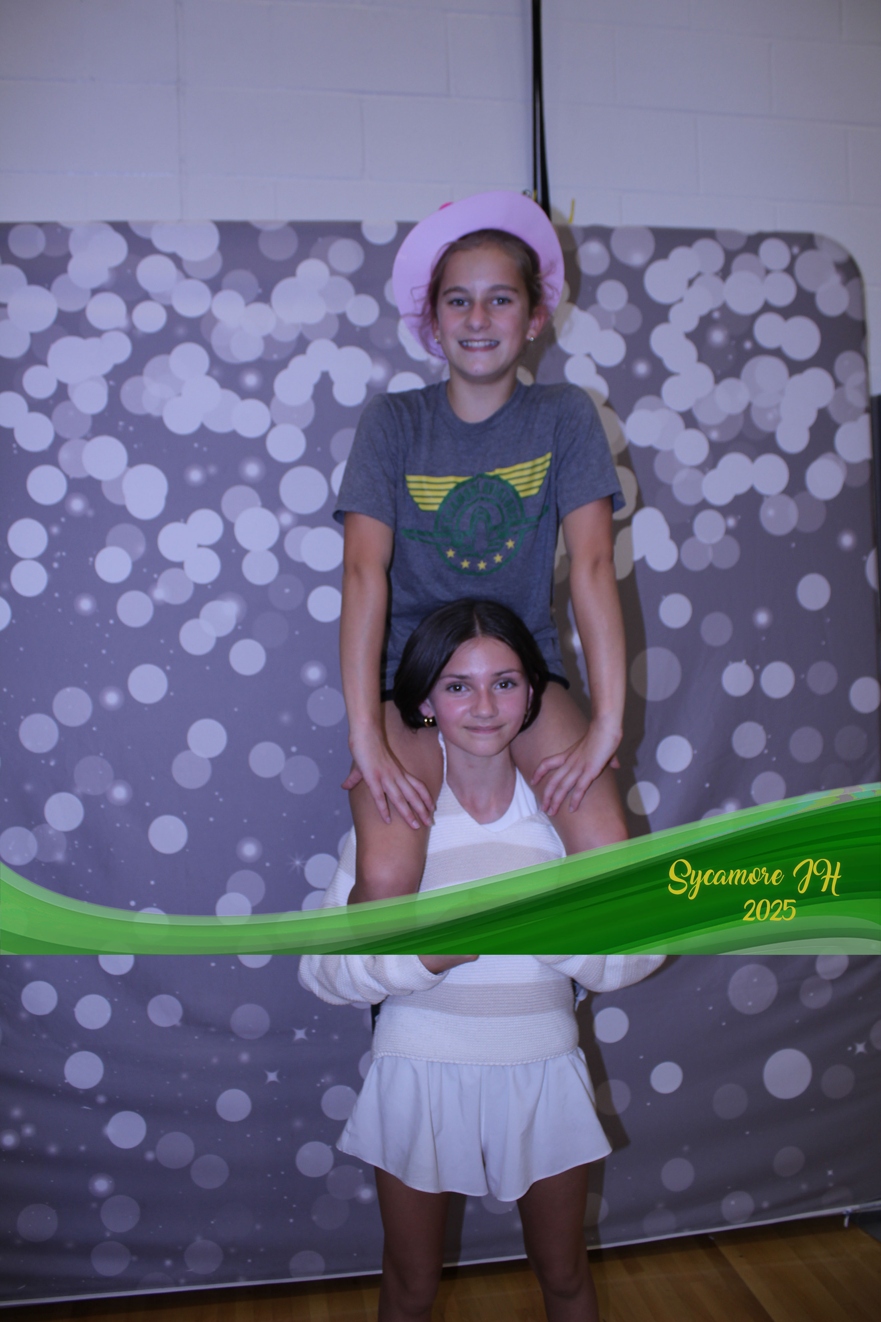 SJHS Fundraiser | View more photos from the event at gallery.photoboothcincy.com/u/PhotoBoothCincy/SJHS-Fundraiser