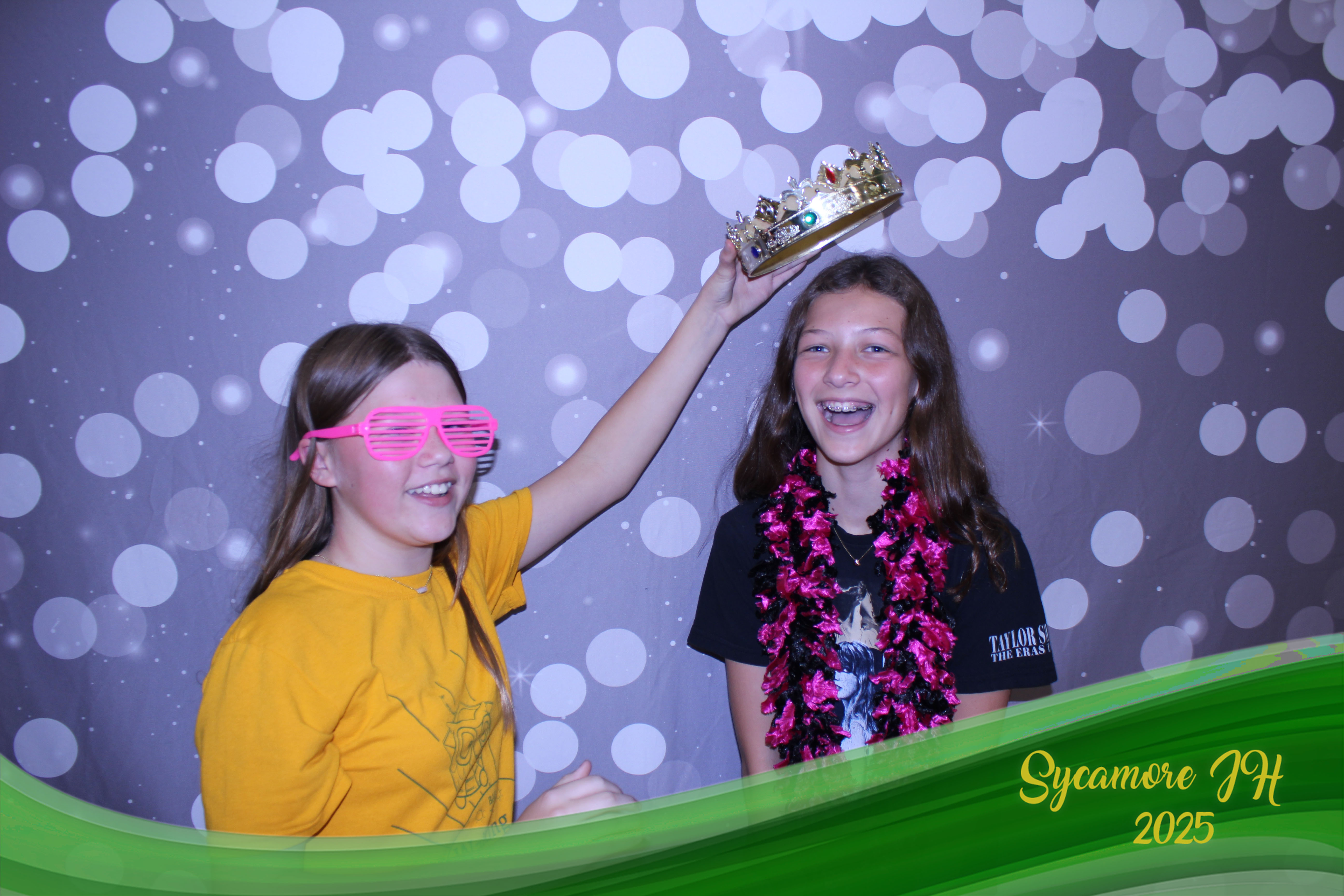 SJHS Fundraiser | View more photos from the event at gallery.photoboothcincy.com/u/PhotoBoothCincy/SJHS-Fundraiser
