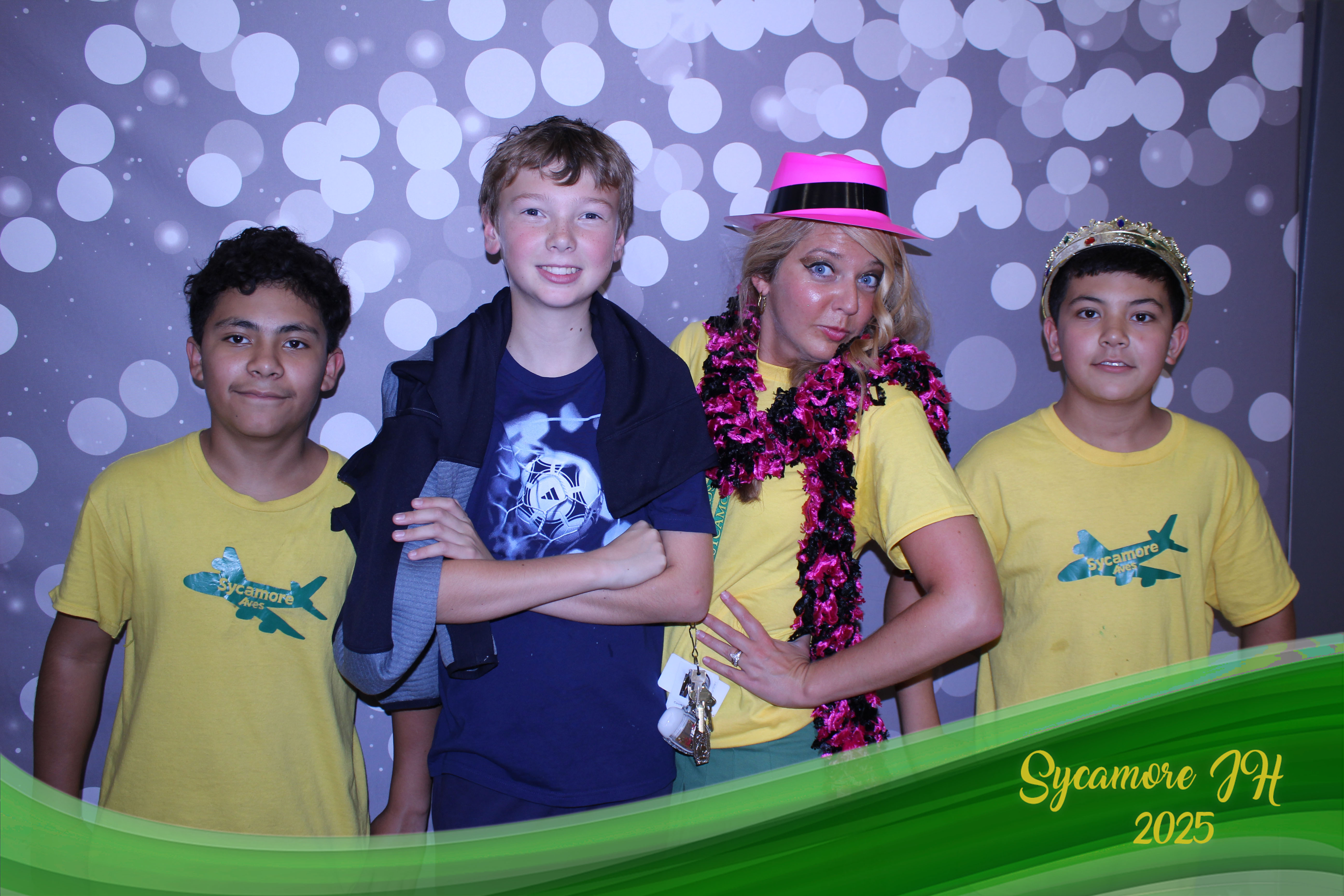 SJHS Fundraiser | View more photos from the event at gallery.photoboothcincy.com/u/PhotoBoothCincy/SJHS-Fundraiser