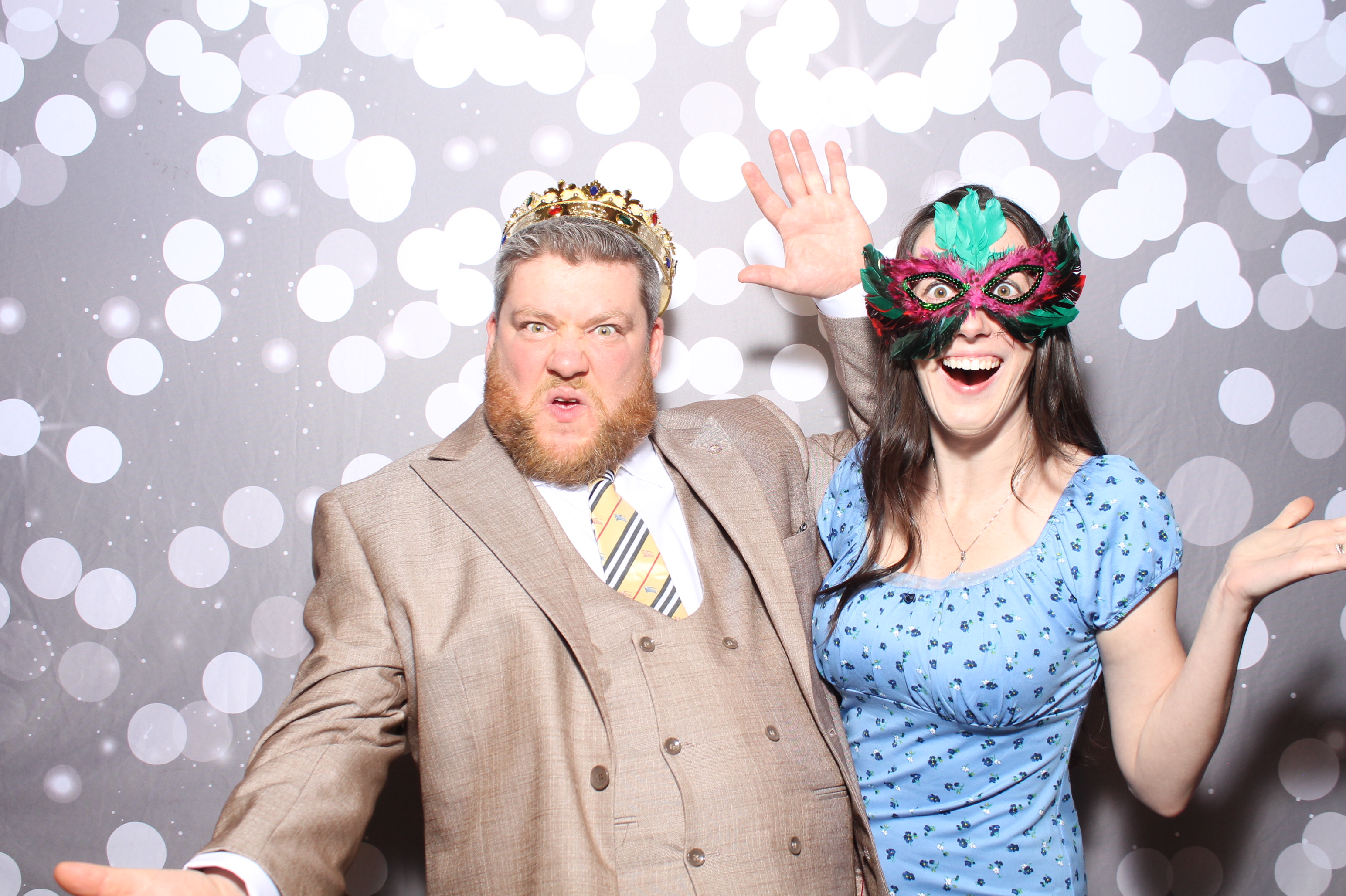 Sarah & Steven  | View more photos from the event at gallery.photoboothcincy.com/u/PhotoBoothCincy/Sarah-Steven