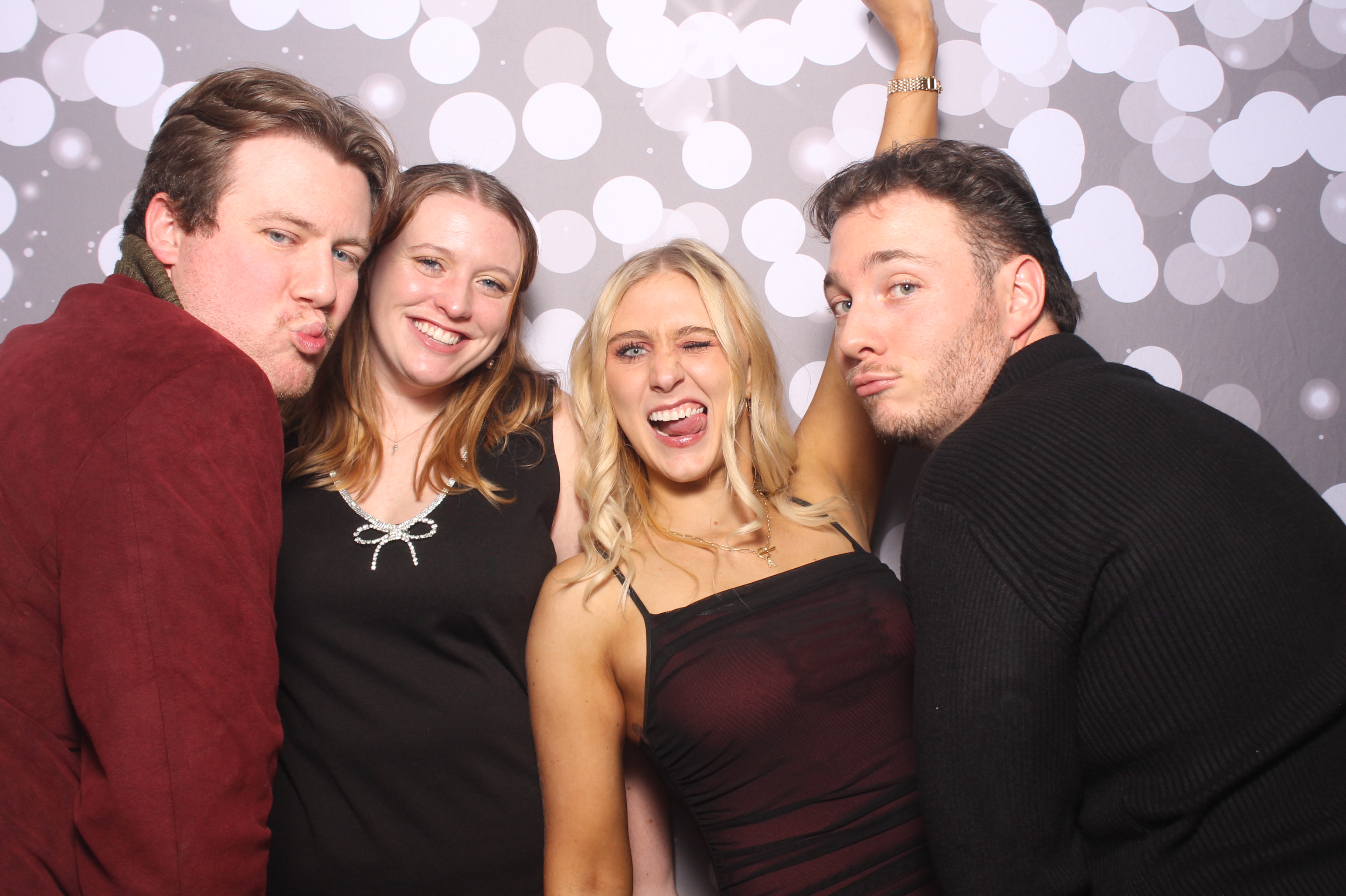 Schneider Downs Holiday party | View more photos from the event at gallery.photoboothcincy.com/u/PhotoBoothCincy/Schneider-Downs-Holiday-party