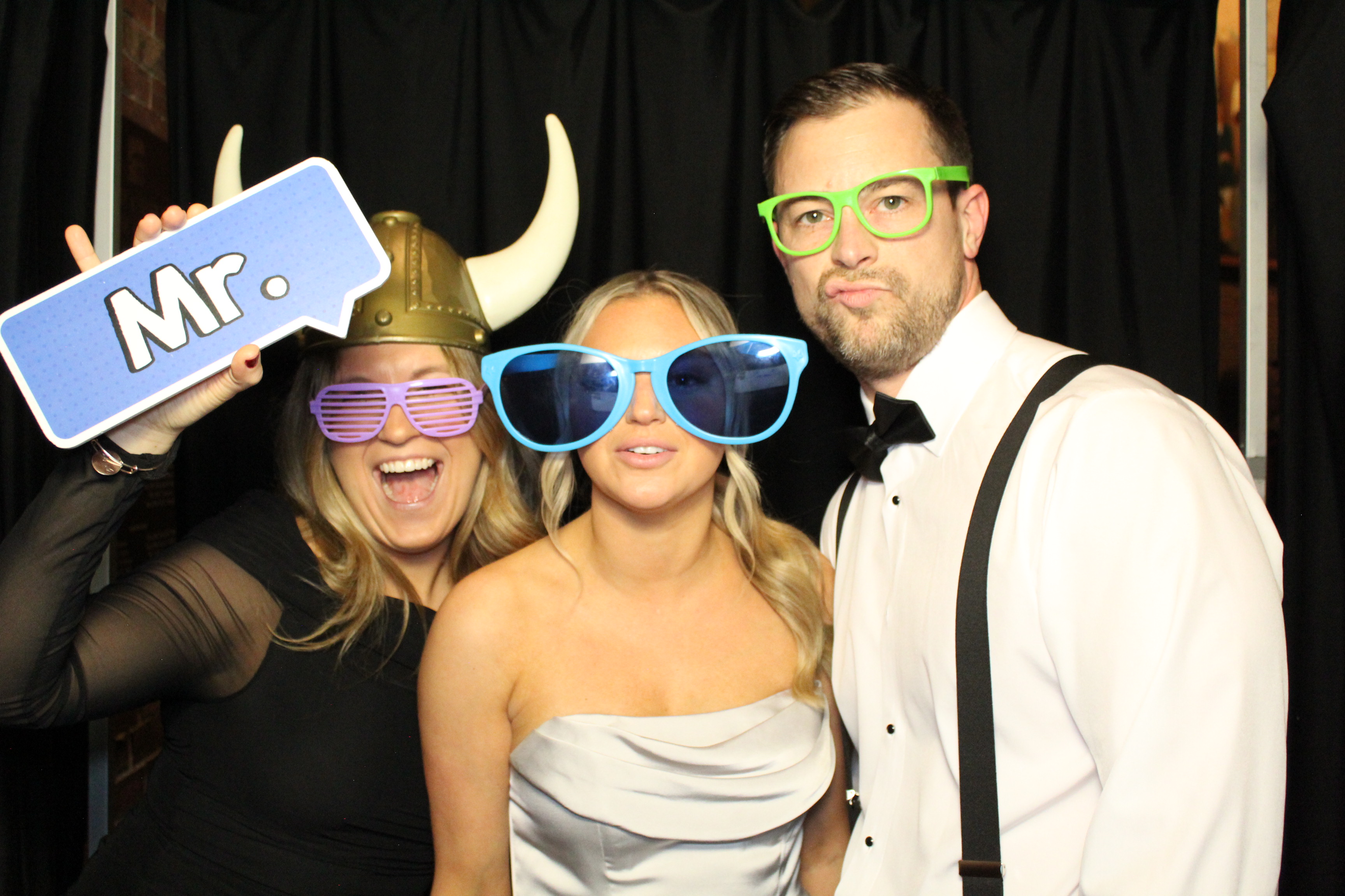 Scott Caw Reception | View more photos from the event at gallery.photoboothcincy.com/u/PhotoBoothCincy/Scott-Caw-Reception