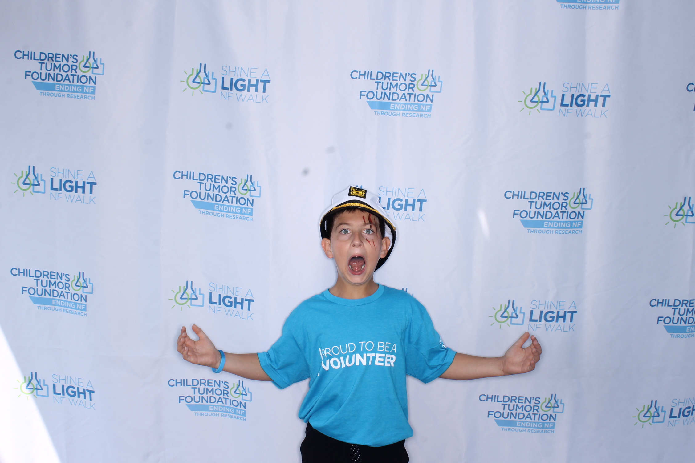 Shine A Light NF Walk 2025 | View more photos from the event at gallery.photoboothcincy.com/u/PhotoBoothCincy/Shine-A-Light-NF-Walk-2025