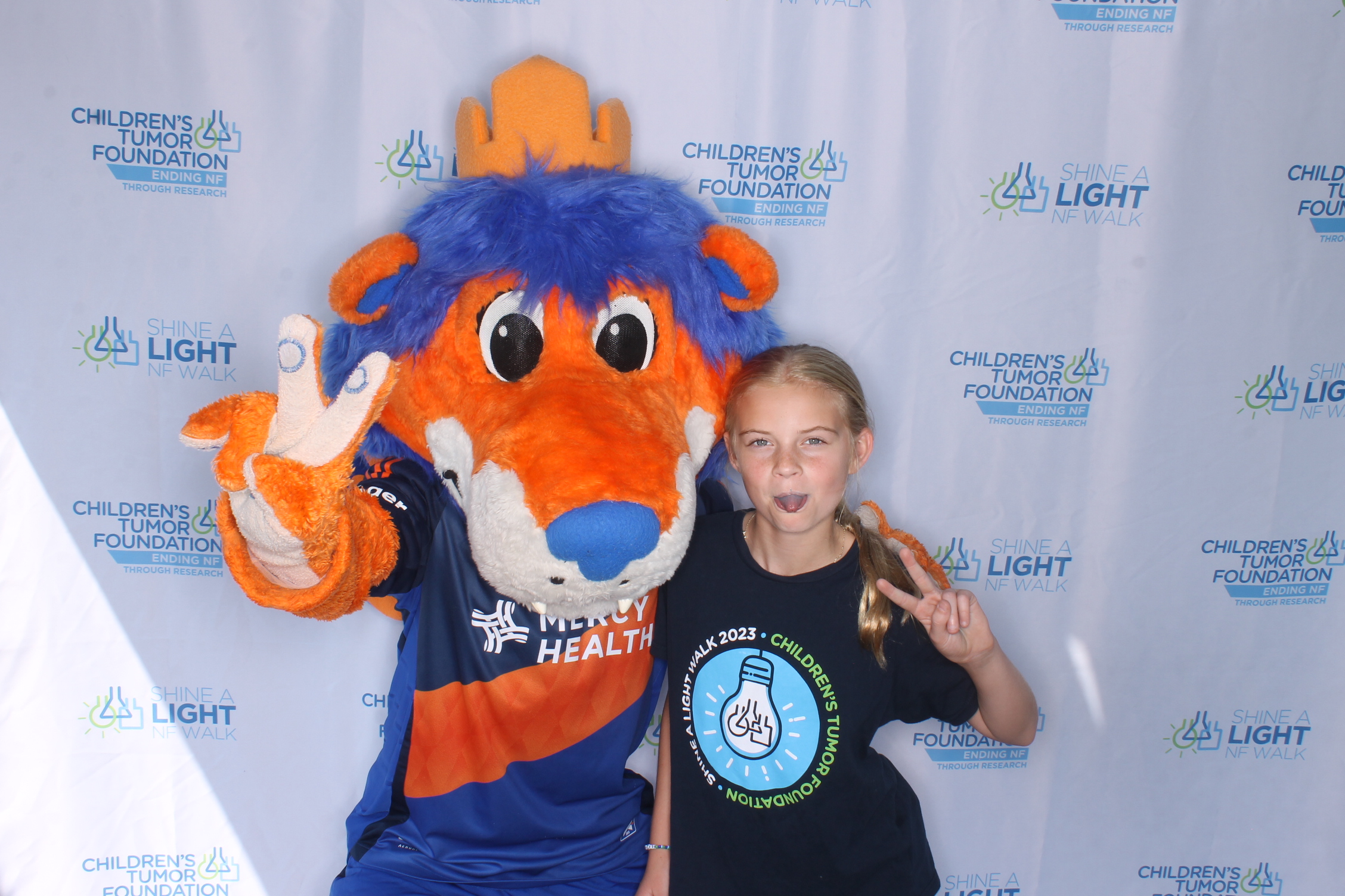 Shine A Light NF Walk 2025 | View more photos from the event at gallery.photoboothcincy.com/u/PhotoBoothCincy/Shine-A-Light-NF-Walk-2025