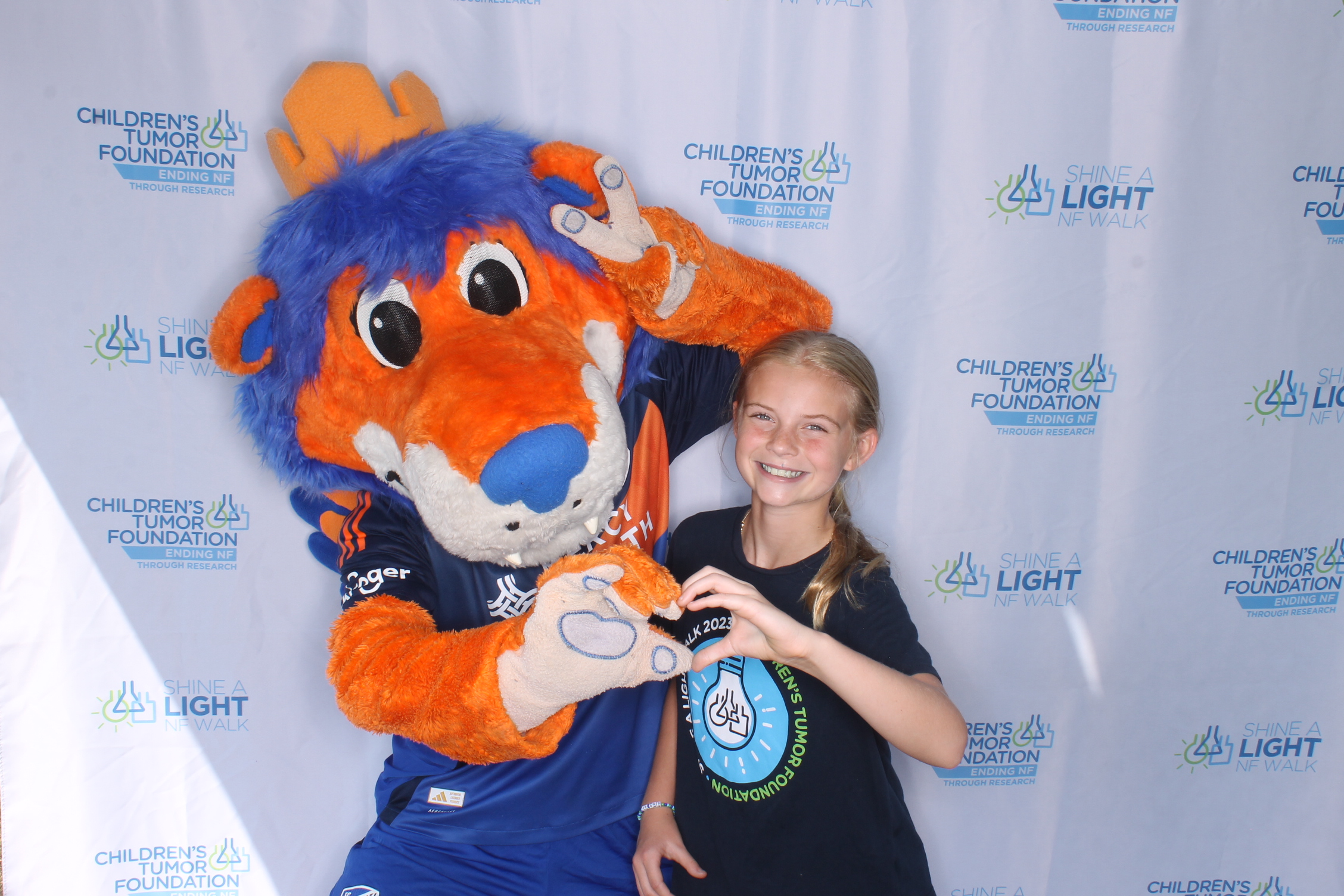 Shine A Light NF Walk 2025 | View more photos from the event at gallery.photoboothcincy.com/u/PhotoBoothCincy/Shine-A-Light-NF-Walk-2025
