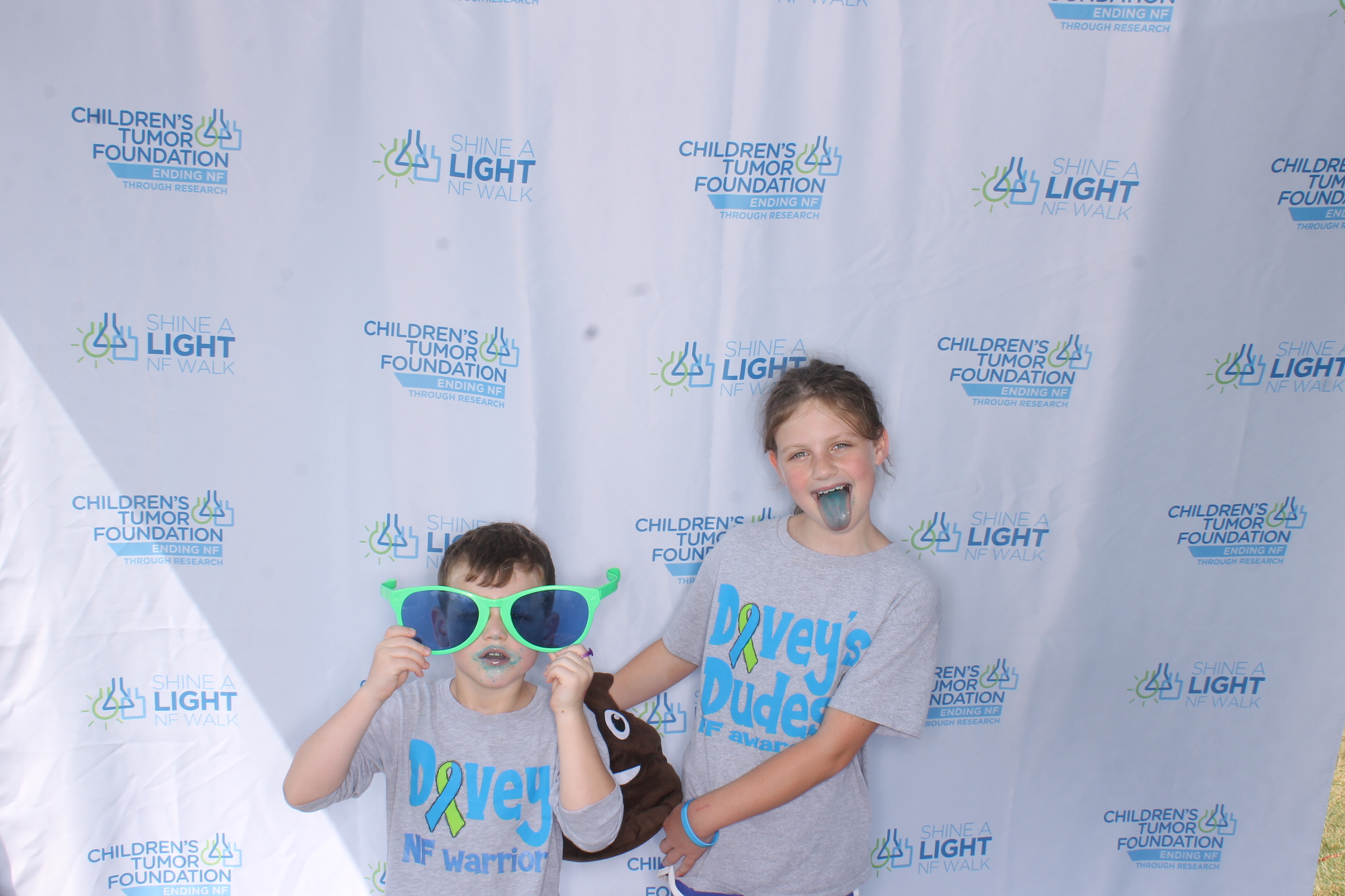 Shine A Light NF Walk 2025 | View more photos from the event at gallery.photoboothcincy.com/u/PhotoBoothCincy/Shine-A-Light-NF-Walk-2025