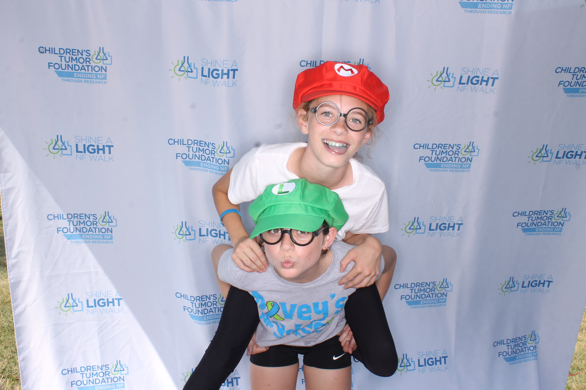 Shine A Light NF Walk 2025 | View more photos from the event at gallery.photoboothcincy.com/u/PhotoBoothCincy/Shine-A-Light-NF-Walk-2025