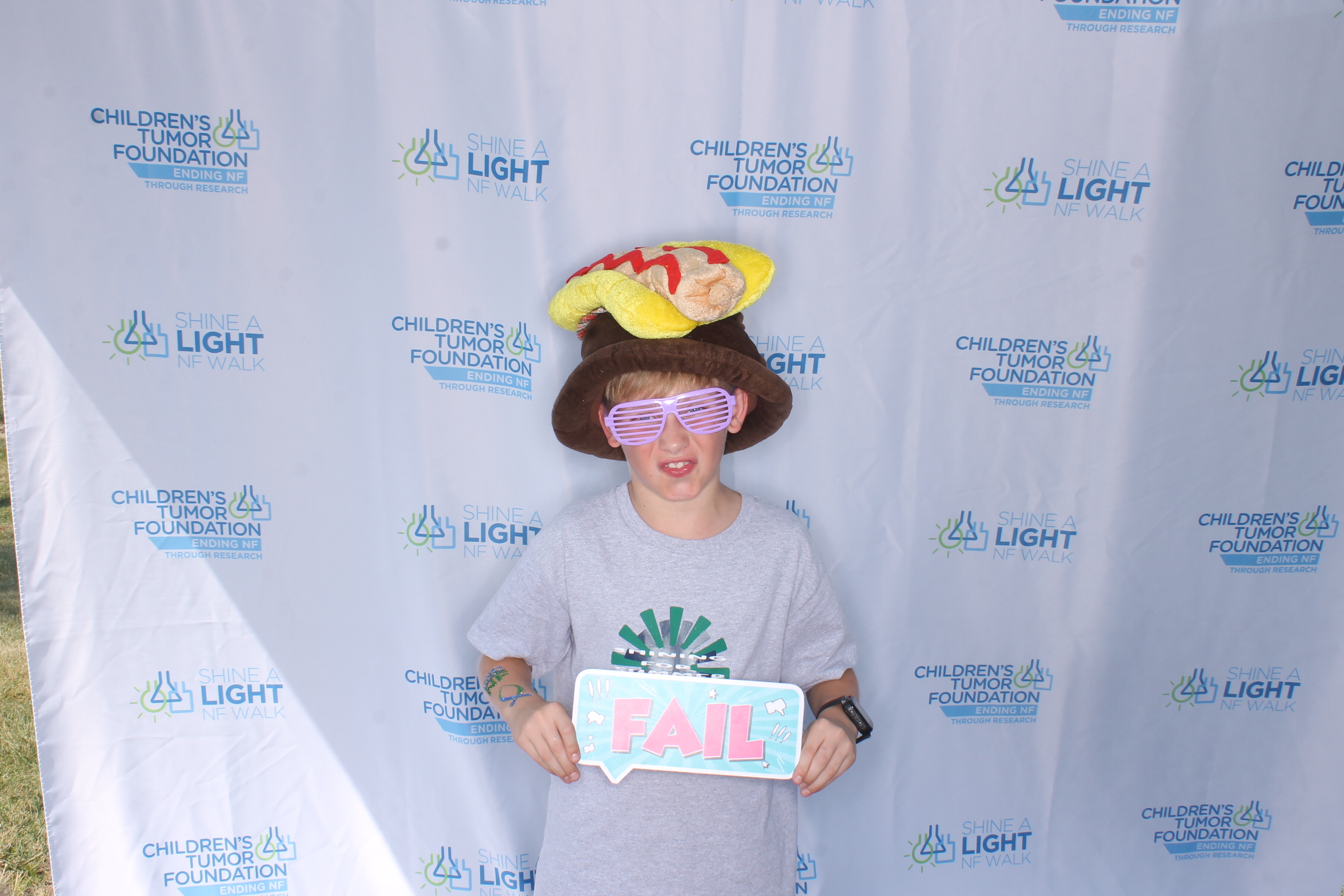 Shine A Light NF Walk 2025 | View more photos from the event at gallery.photoboothcincy.com/u/PhotoBoothCincy/Shine-A-Light-NF-Walk-2025