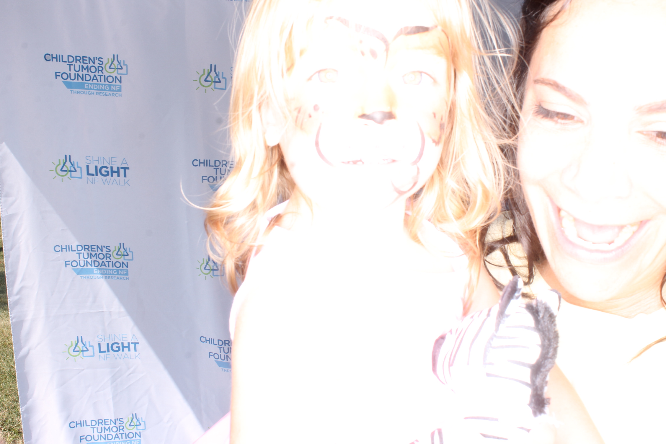 Shine A Light NF Walk 2025 | View more photos from the event at gallery.photoboothcincy.com/u/PhotoBoothCincy/Shine-A-Light-NF-Walk-2025