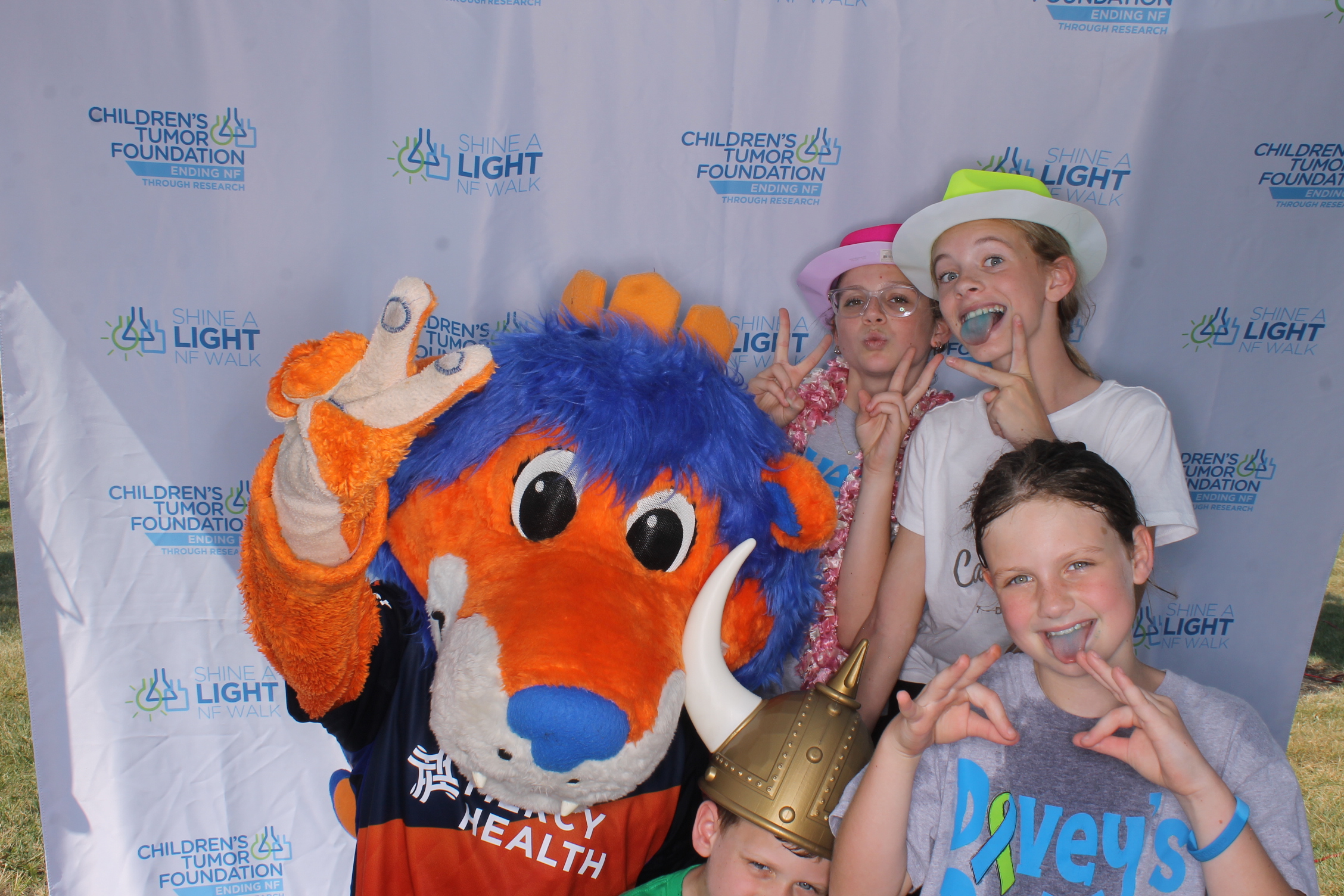 Shine A Light NF Walk 2025 | View more photos from the event at gallery.photoboothcincy.com/u/PhotoBoothCincy/Shine-A-Light-NF-Walk-2025