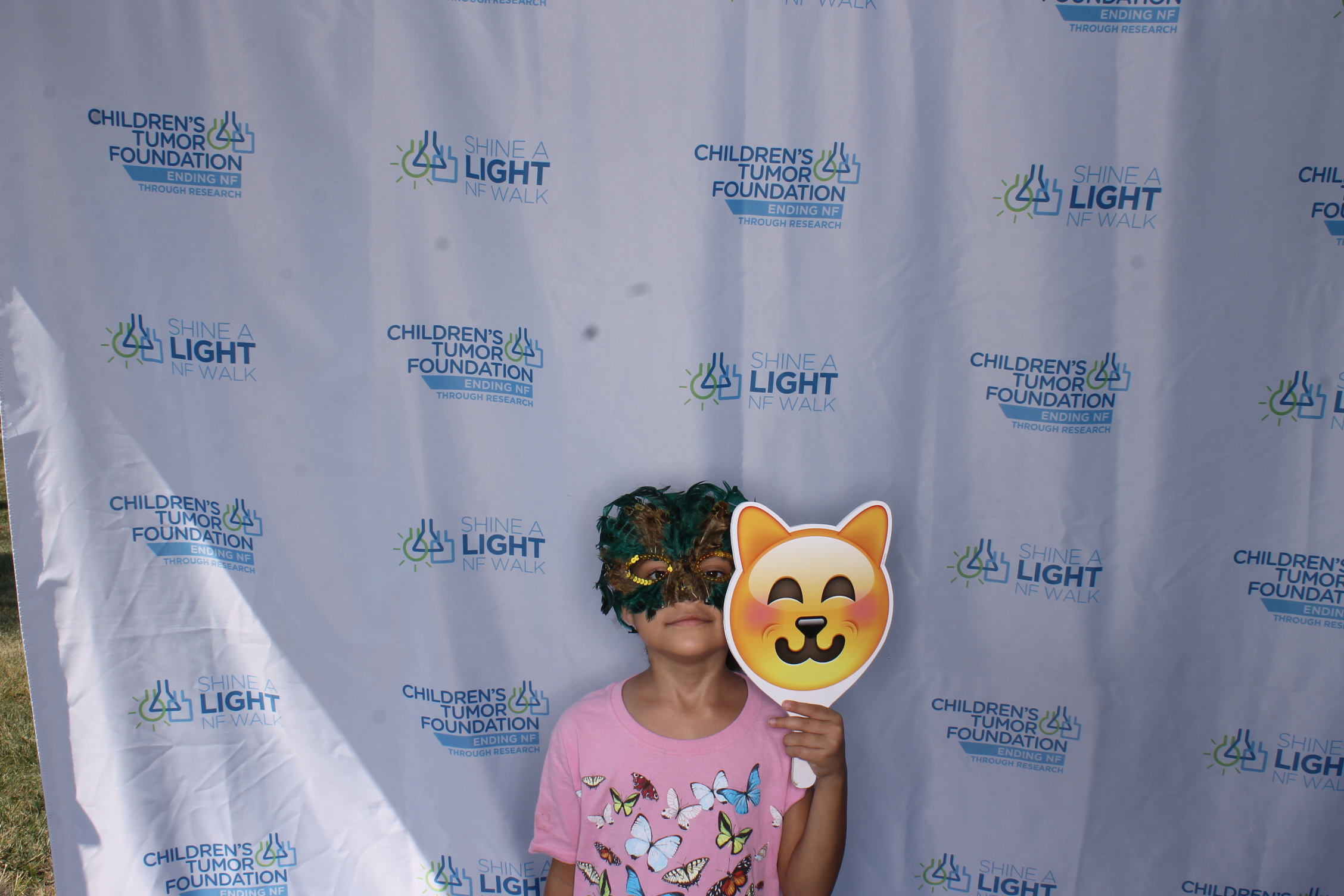 Shine A Light NF Walk 2025 | View more photos from the event at gallery.photoboothcincy.com/u/PhotoBoothCincy/Shine-A-Light-NF-Walk-2025