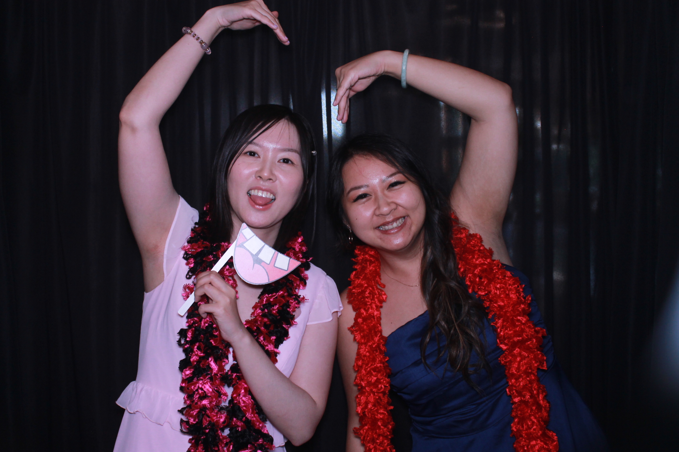 Siyu Liu & Peryi Shi | View more photos from the event at gallery.photoboothcincy.com/u/PhotoBoothCincy/Siyu-Liu-Peryi-Shi