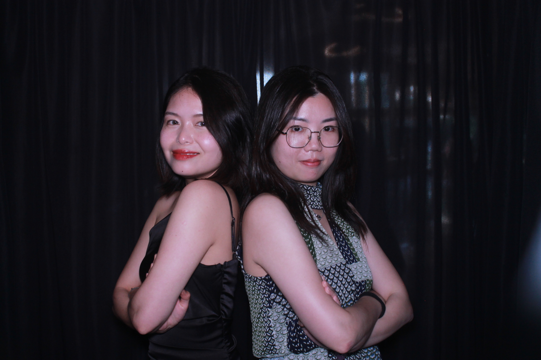 Siyu Liu & Peryi Shi | View more photos from the event at gallery.photoboothcincy.com/u/PhotoBoothCincy/Siyu-Liu-Peryi-Shi