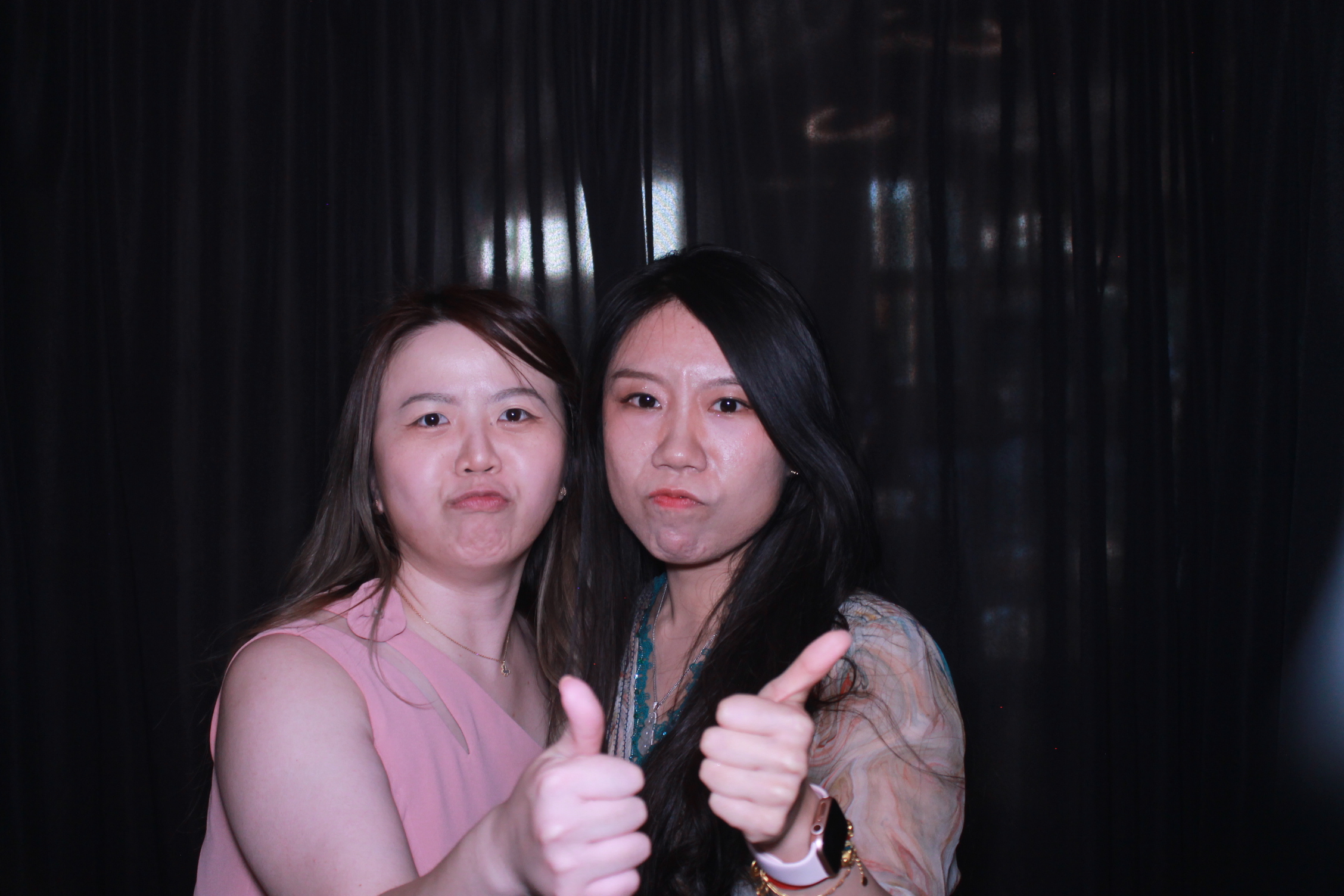 Siyu Liu & Peryi Shi | View more photos from the event at gallery.photoboothcincy.com/u/PhotoBoothCincy/Siyu-Liu-Peryi-Shi