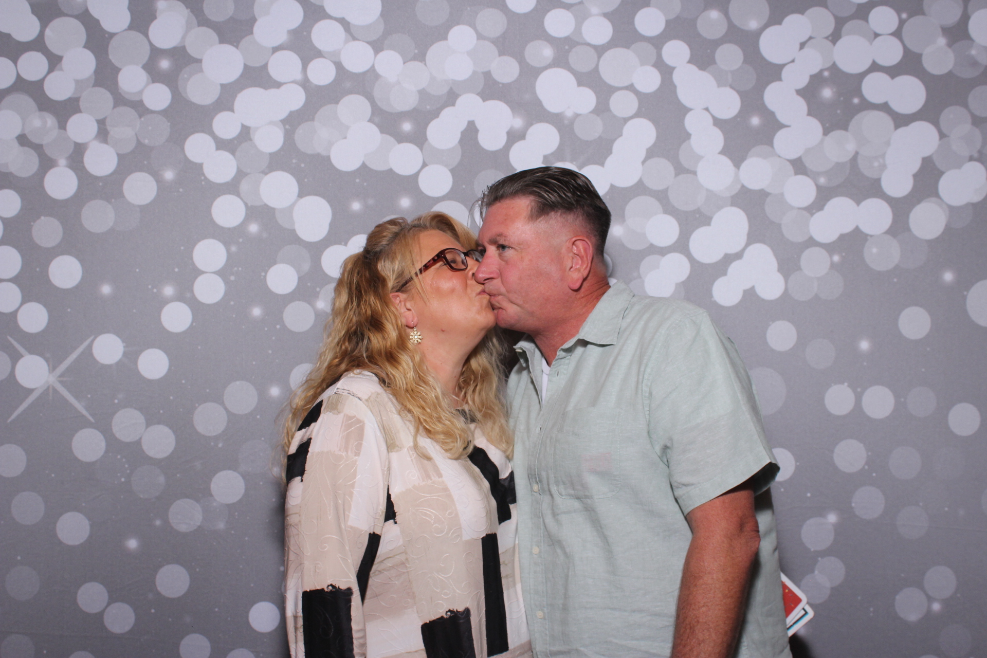 Standard Arrow Holiday Party | View more photos from the event at gallery.photoboothcincy.com/u/PhotoBoothCincy/Standard-Arrow-Holiday-Party