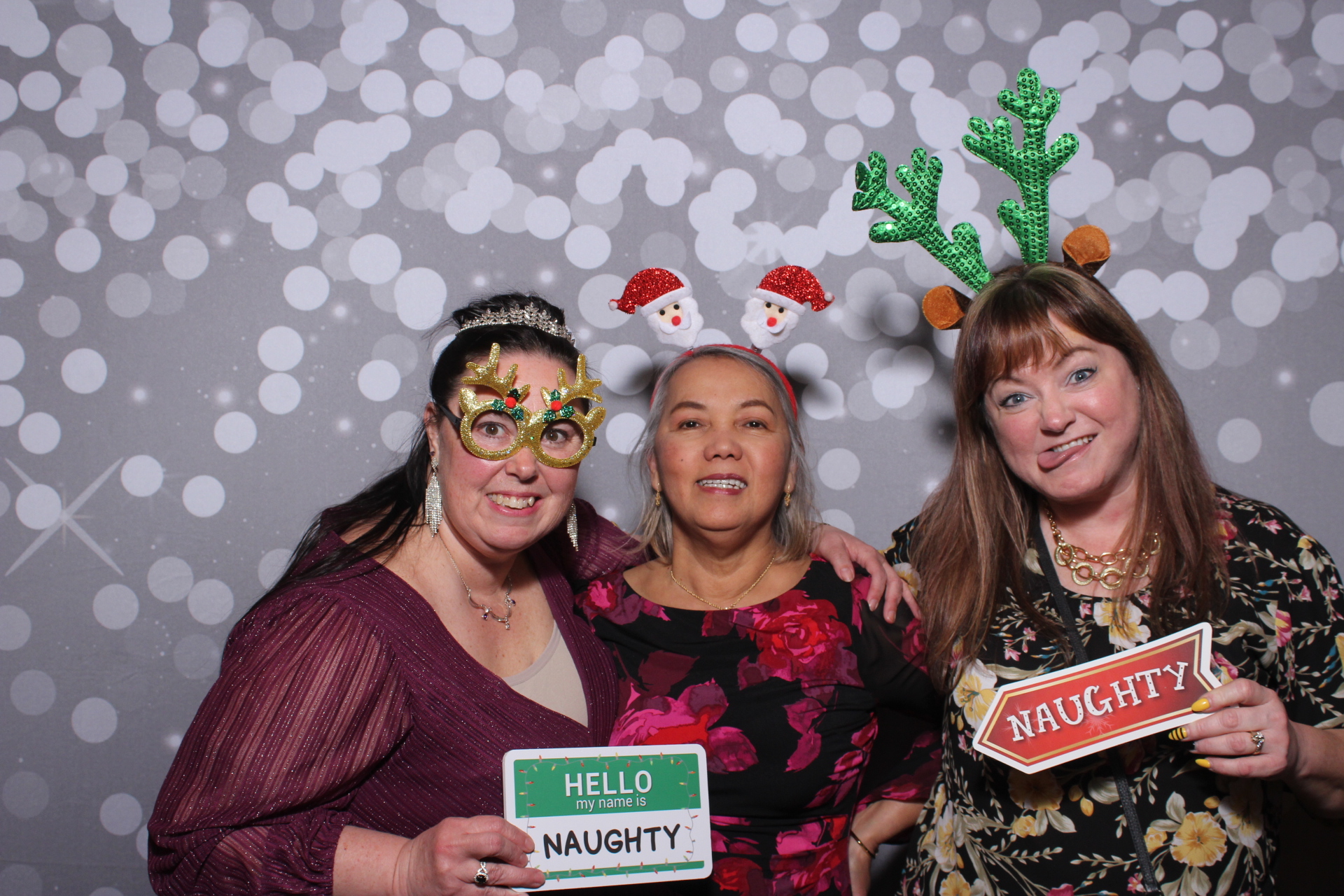 Standard Arrow Holiday Party | View more photos from the event at gallery.photoboothcincy.com/u/PhotoBoothCincy/Standard-Arrow-Holiday-Party