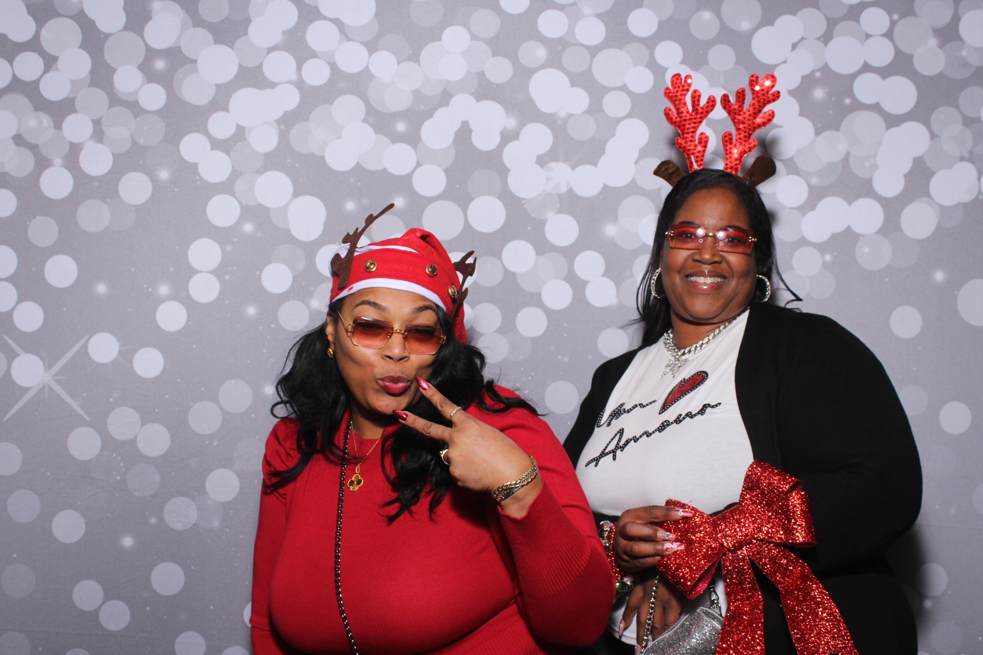 Standard Arrow Holiday Party | View more photos from the event at gallery.photoboothcincy.com/u/PhotoBoothCincy/Standard-Arrow-Holiday-Party