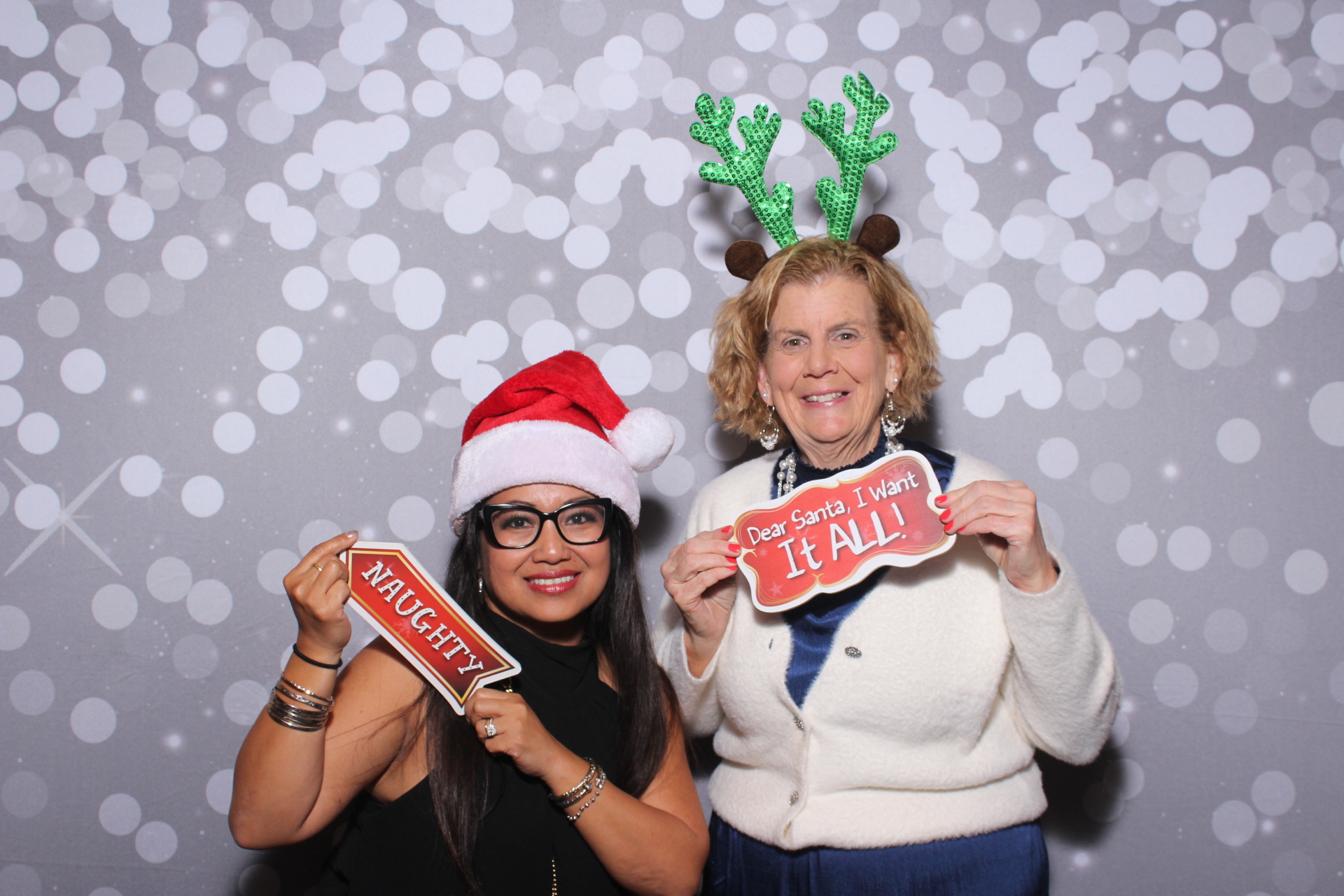 Standard Arrow Holiday Party | View more photos from the event at gallery.photoboothcincy.com/u/PhotoBoothCincy/Standard-Arrow-Holiday-Party
