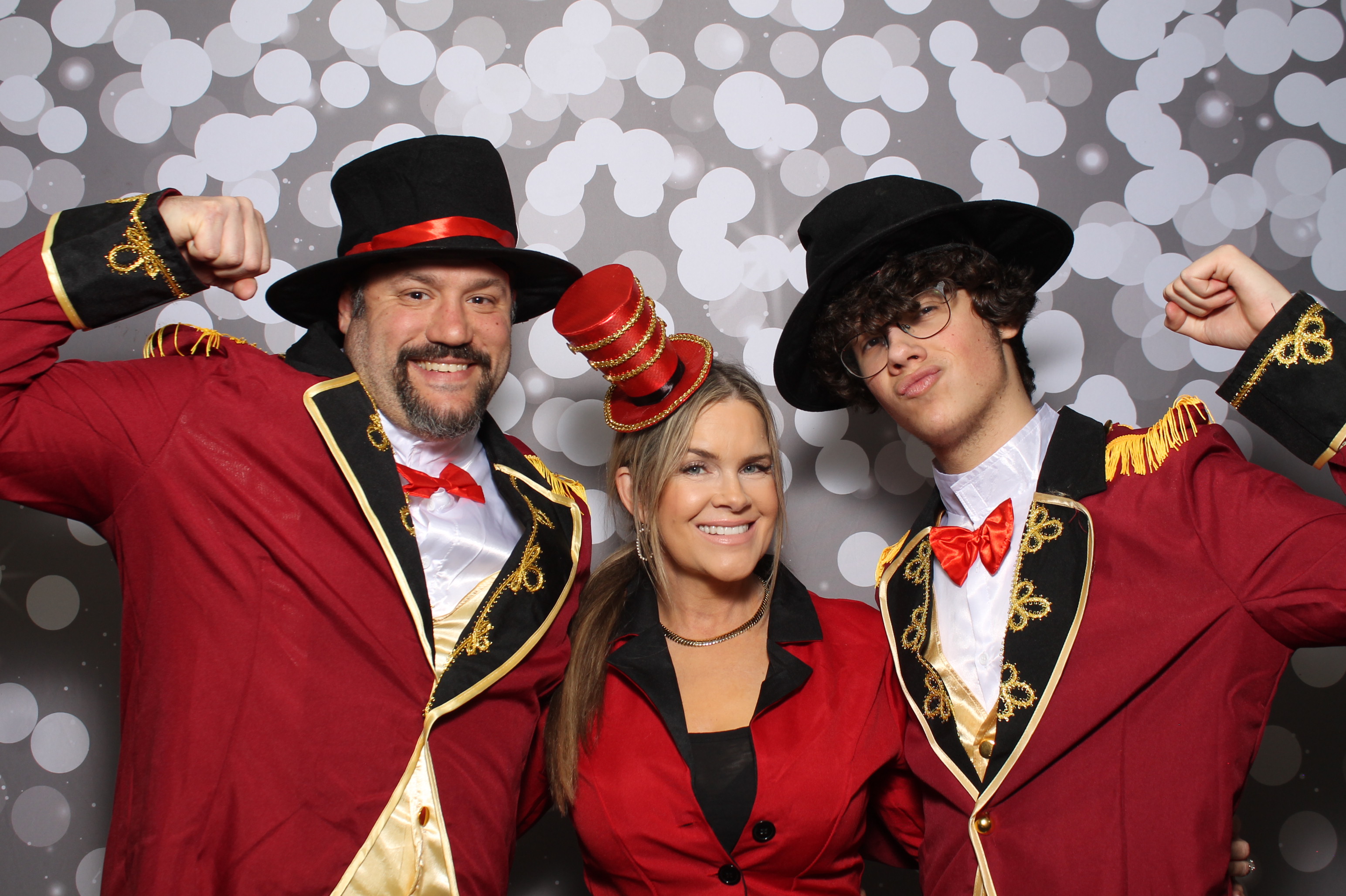 Sycamore Odd Couples Ball | View more photos from the event at gallery.photoboothcincy.com/u/PhotoBoothCincy/Sycamore-Odd-Couples-Ball