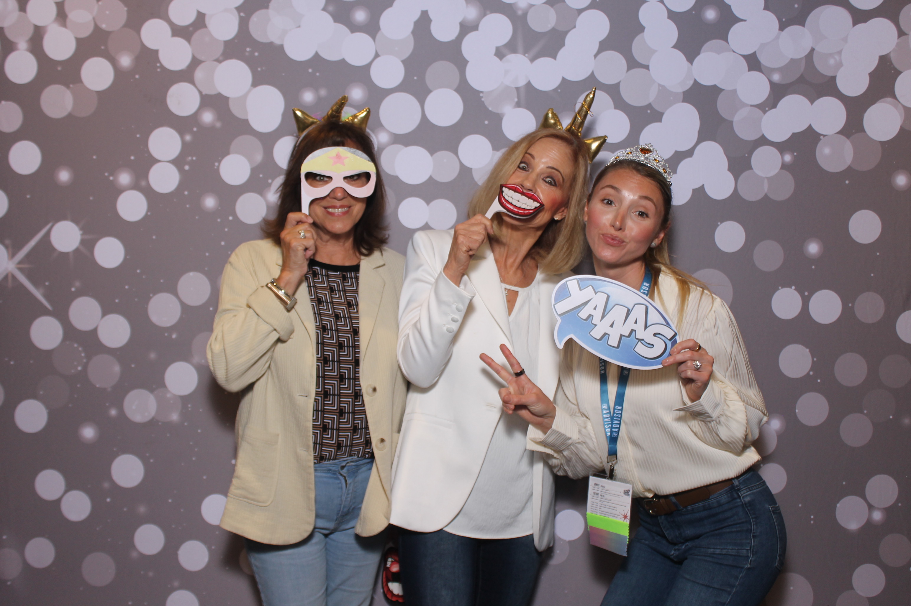 TQL Corporate event | View more photos from the event at gallery.photoboothcincy.com/u/PhotoBoothCincy/TQL-Corporate-event
