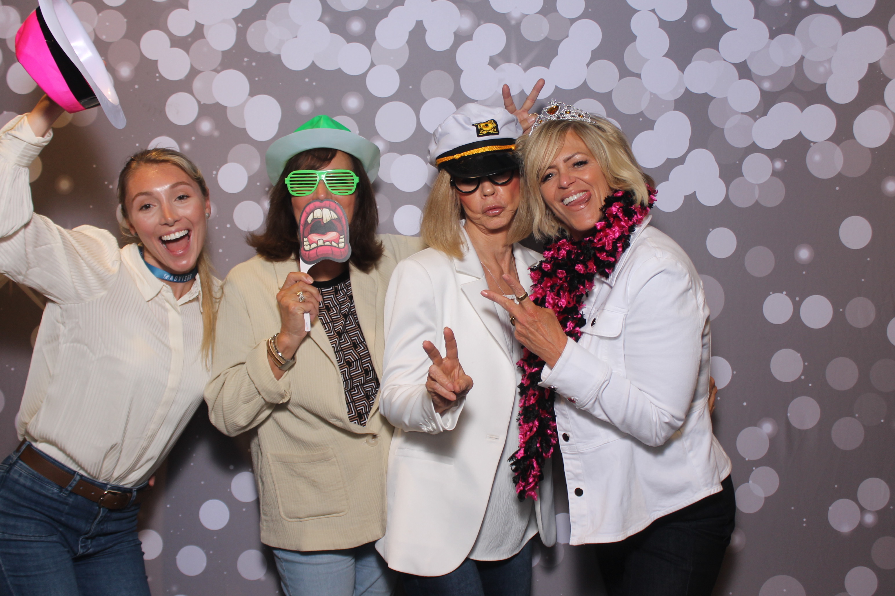TQL Corporate event | View more photos from the event at gallery.photoboothcincy.com/u/PhotoBoothCincy/TQL-Corporate-event