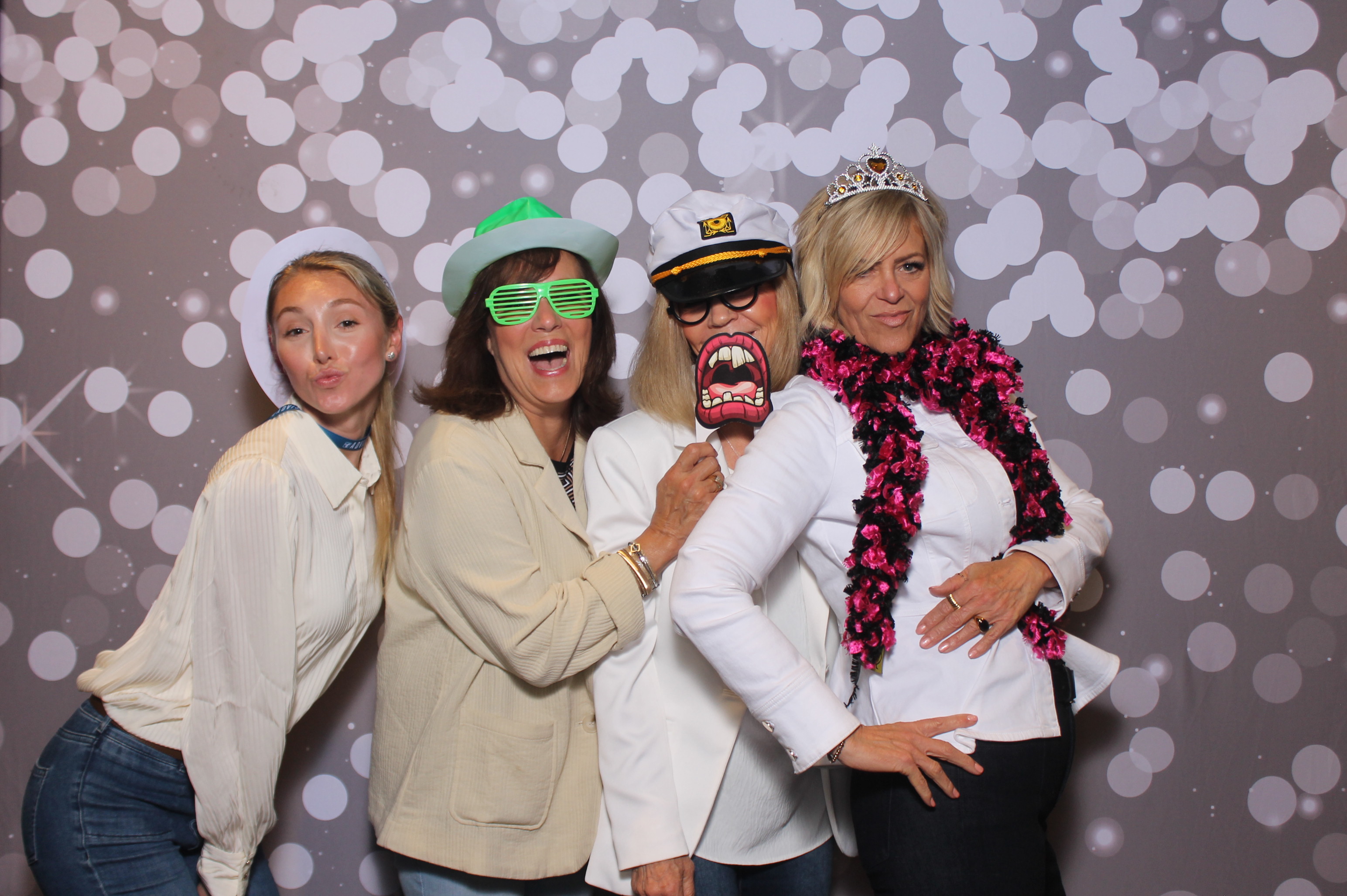 TQL Corporate event | View more photos from the event at gallery.photoboothcincy.com/u/PhotoBoothCincy/TQL-Corporate-event