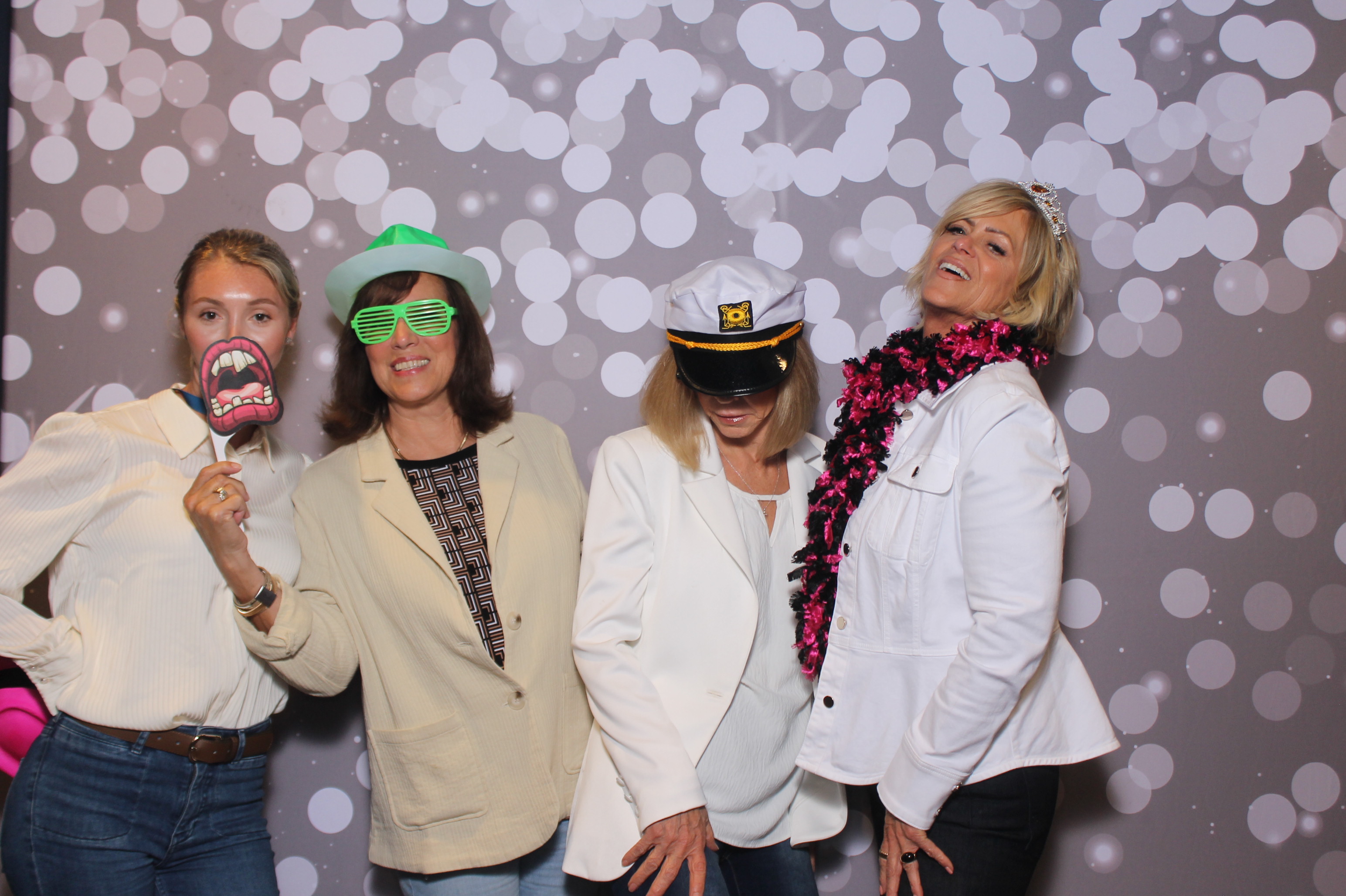 TQL Corporate event | View more photos from the event at gallery.photoboothcincy.com/u/PhotoBoothCincy/TQL-Corporate-event