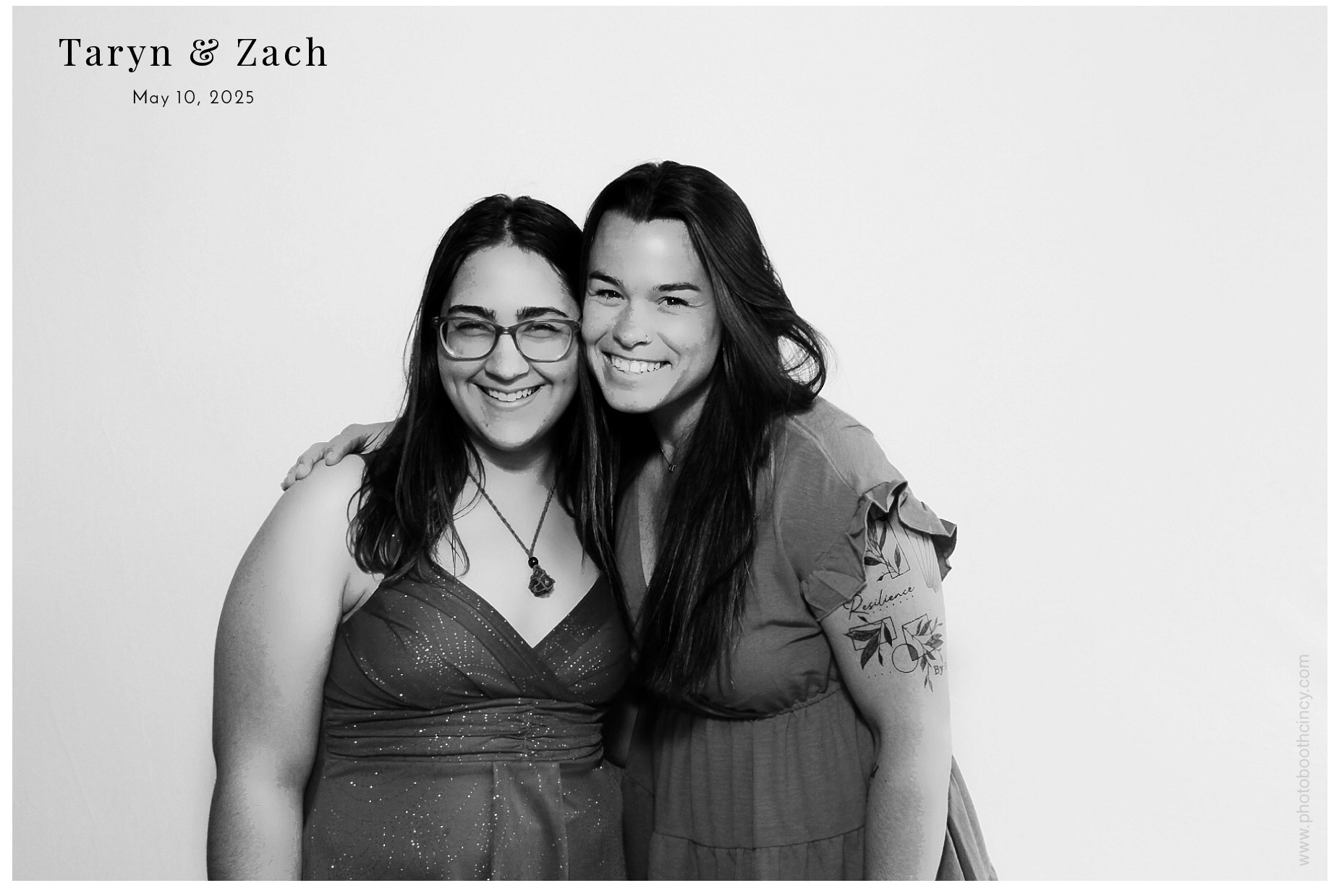 Taryn & Zach  | View more photos from the event at gallery.photoboothcincy.com/u/PhotoBoothCincy/Taryn-Zach