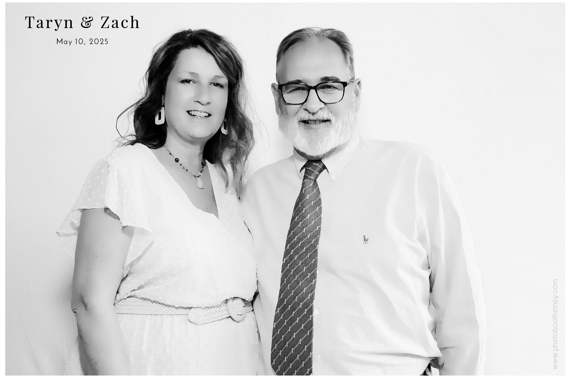 Taryn & Zach  | View more photos from the event at gallery.photoboothcincy.com/u/PhotoBoothCincy/Taryn-Zach