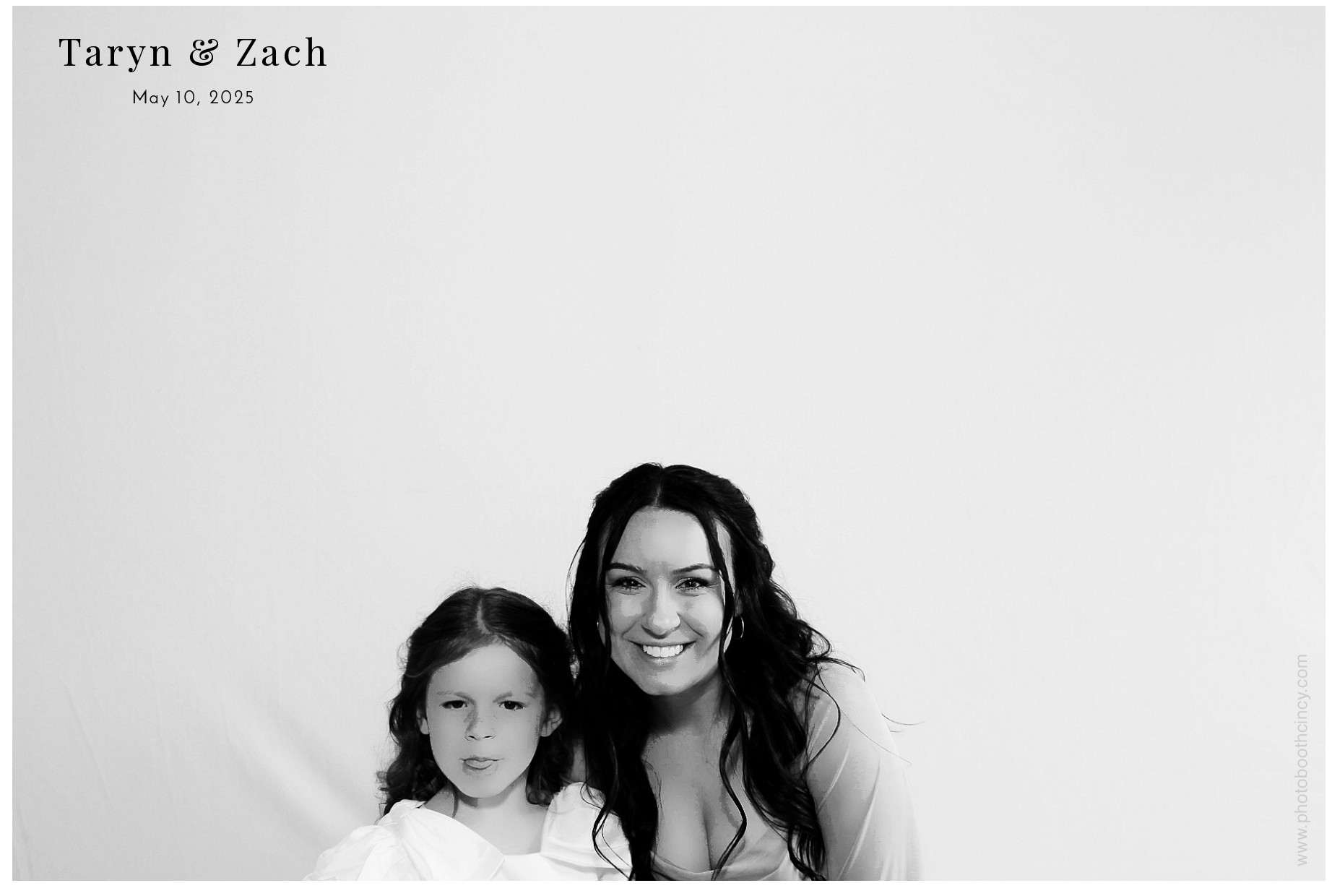 Taryn & Zach  | View more photos from the event at gallery.photoboothcincy.com/u/PhotoBoothCincy/Taryn-Zach