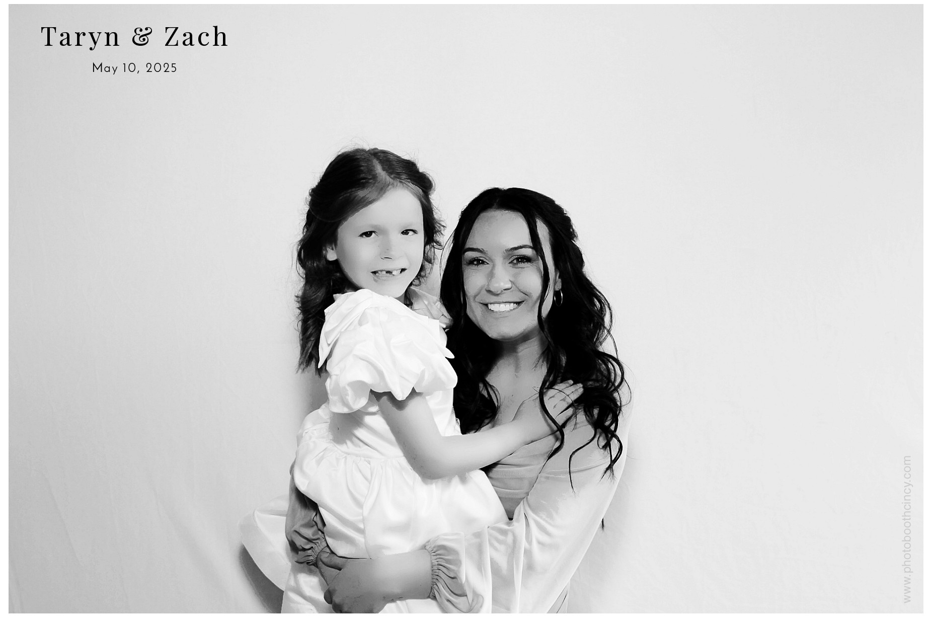 Taryn & Zach  | View more photos from the event at gallery.photoboothcincy.com/u/PhotoBoothCincy/Taryn-Zach