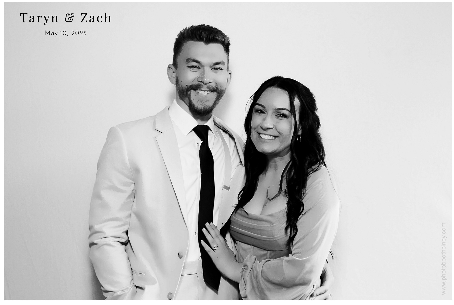 Taryn & Zach  | View more photos from the event at gallery.photoboothcincy.com/u/PhotoBoothCincy/Taryn-Zach