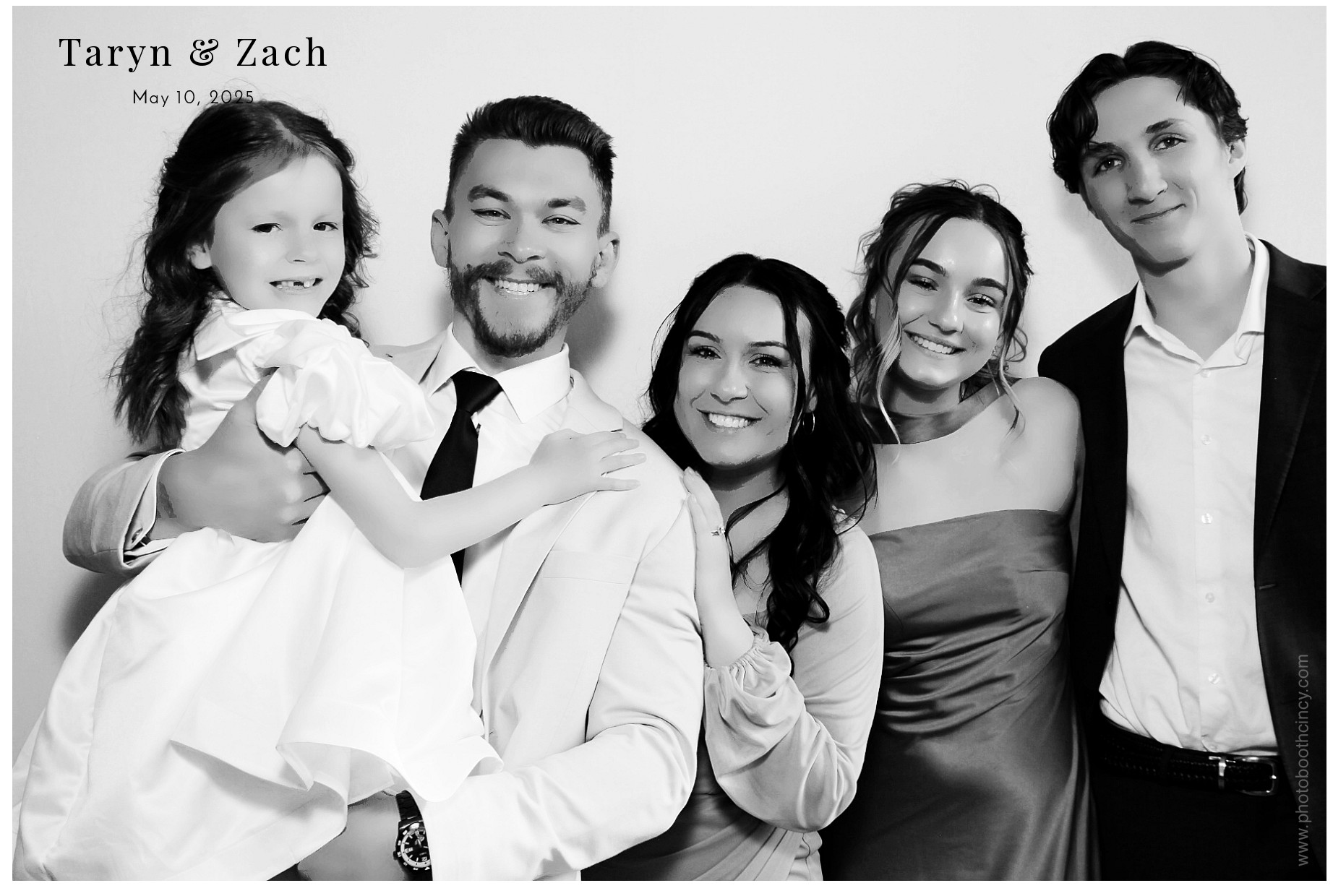 Taryn & Zach  | View more photos from the event at gallery.photoboothcincy.com/u/PhotoBoothCincy/Taryn-Zach