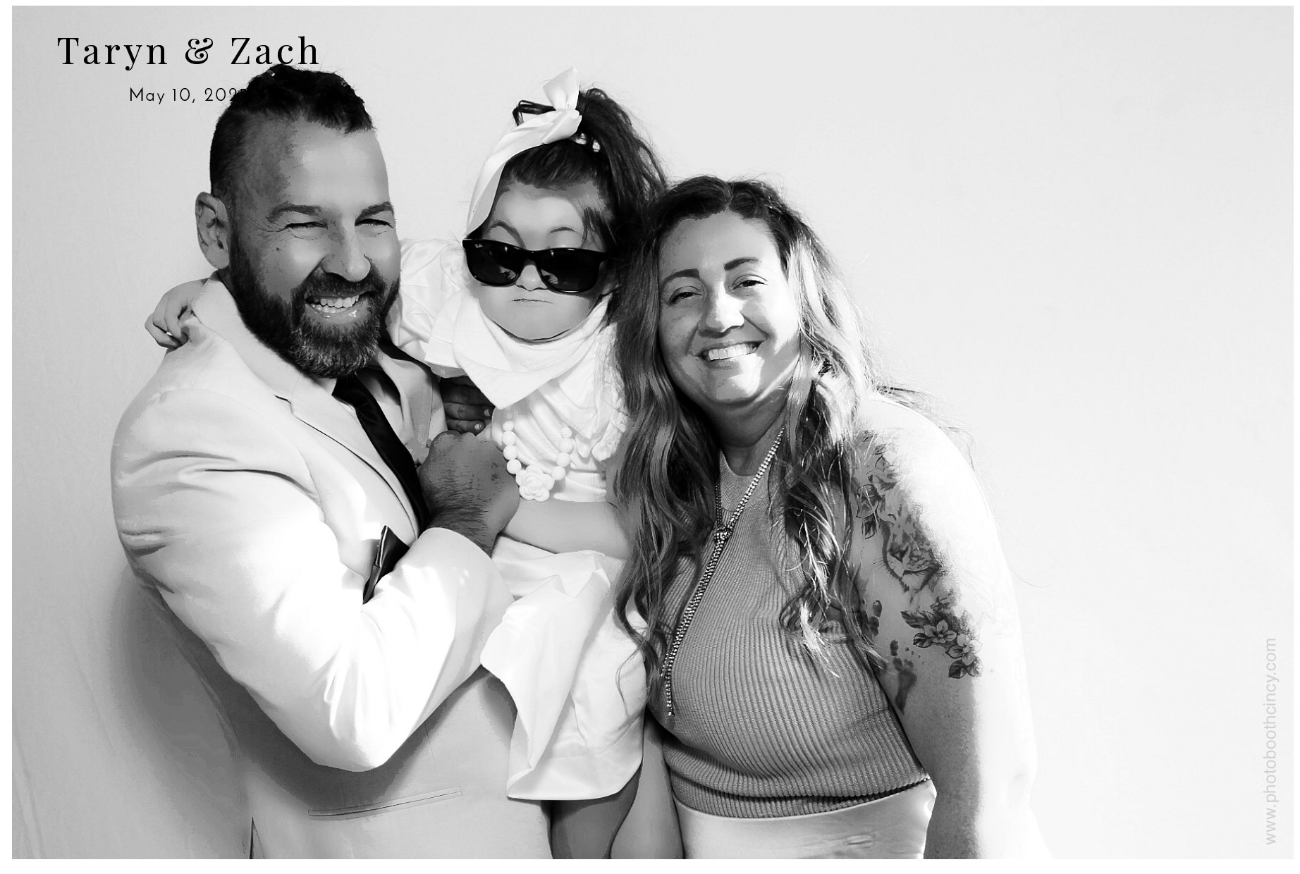 Taryn & Zach  | View more photos from the event at gallery.photoboothcincy.com/u/PhotoBoothCincy/Taryn-Zach